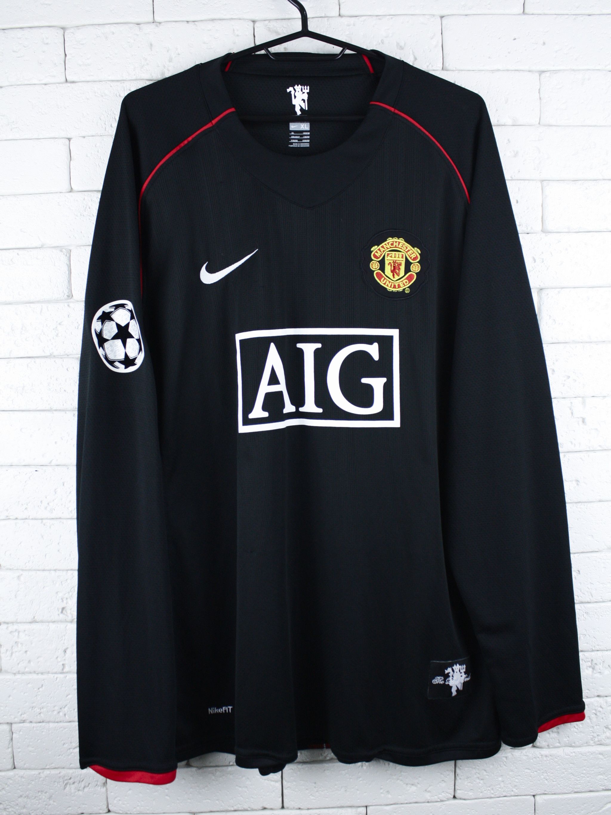 Nike Manchester United Nike Long Sleeve Ronaldo #7 AIG Sponsor Size US XL / EU 56 / 4 - 1 Thumbnail