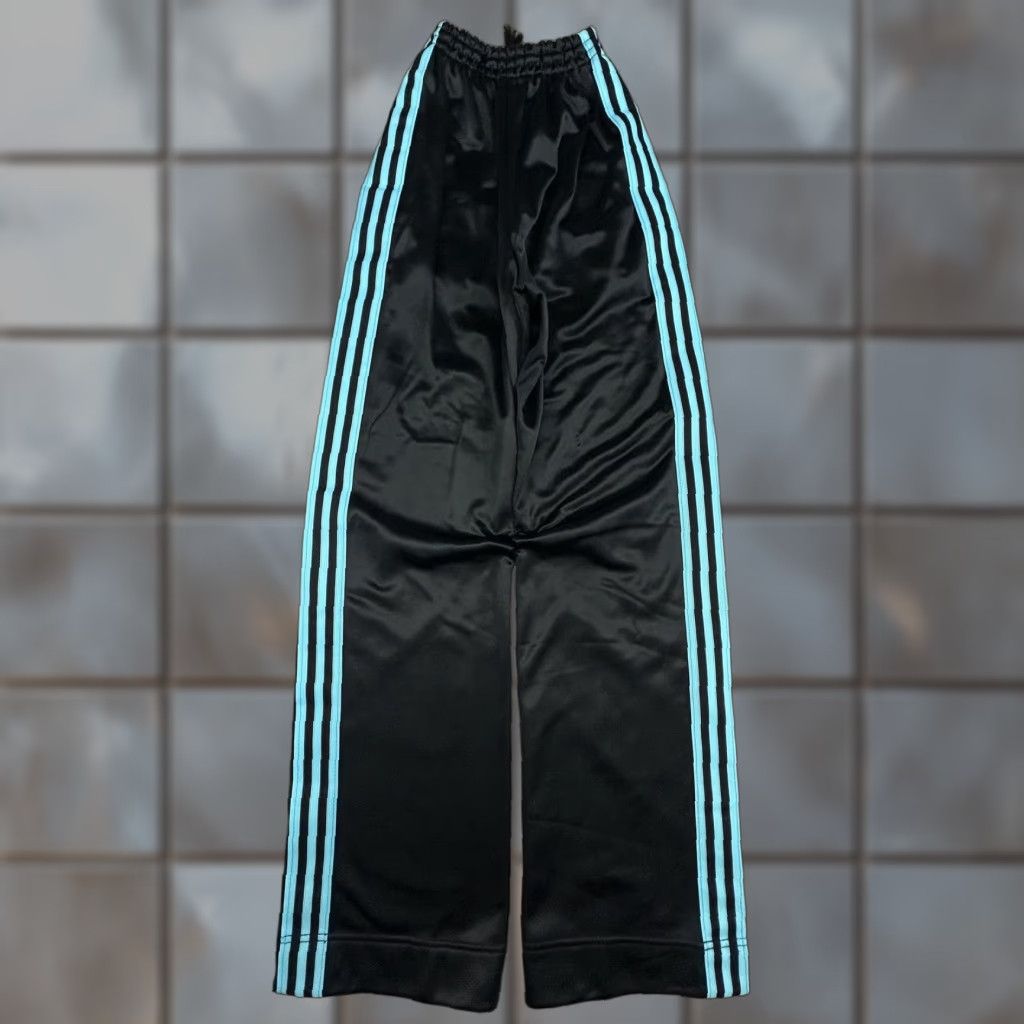 Adidas VINTAGE adidas Track Pants Womens Small Black Blue 3 Stripe USA 70s Keyrolan Wide-Leg Pockets Zip Pocket Elastic Waist Size 28" / US 6 / IT 42 - 1 Thumbnail