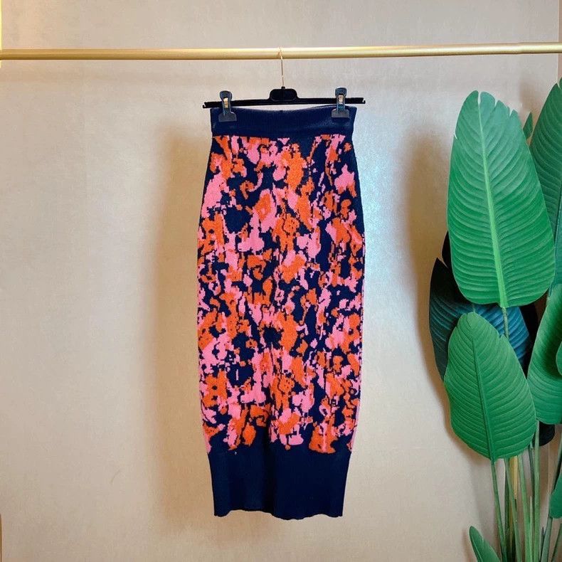 Chanel Chanel Earth Series Skirt 2504-Nextarrow Size 42" / US 20 - 2 Thumbnail