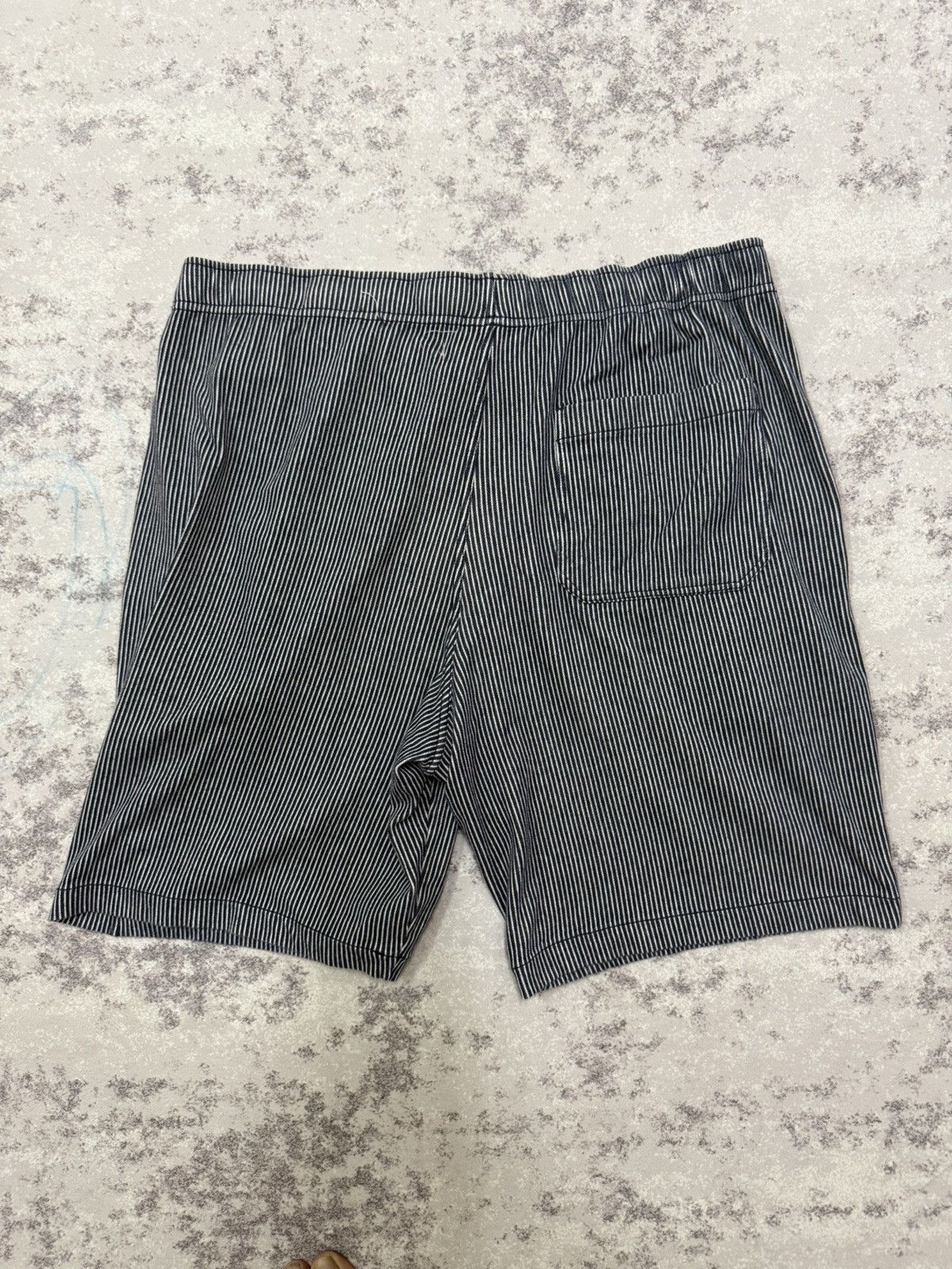 Uniqlo UNIQLO HICKORY STRIPE COTTON SHORT PANTS Size US 34 / EU 50 - 7 Thumbnail