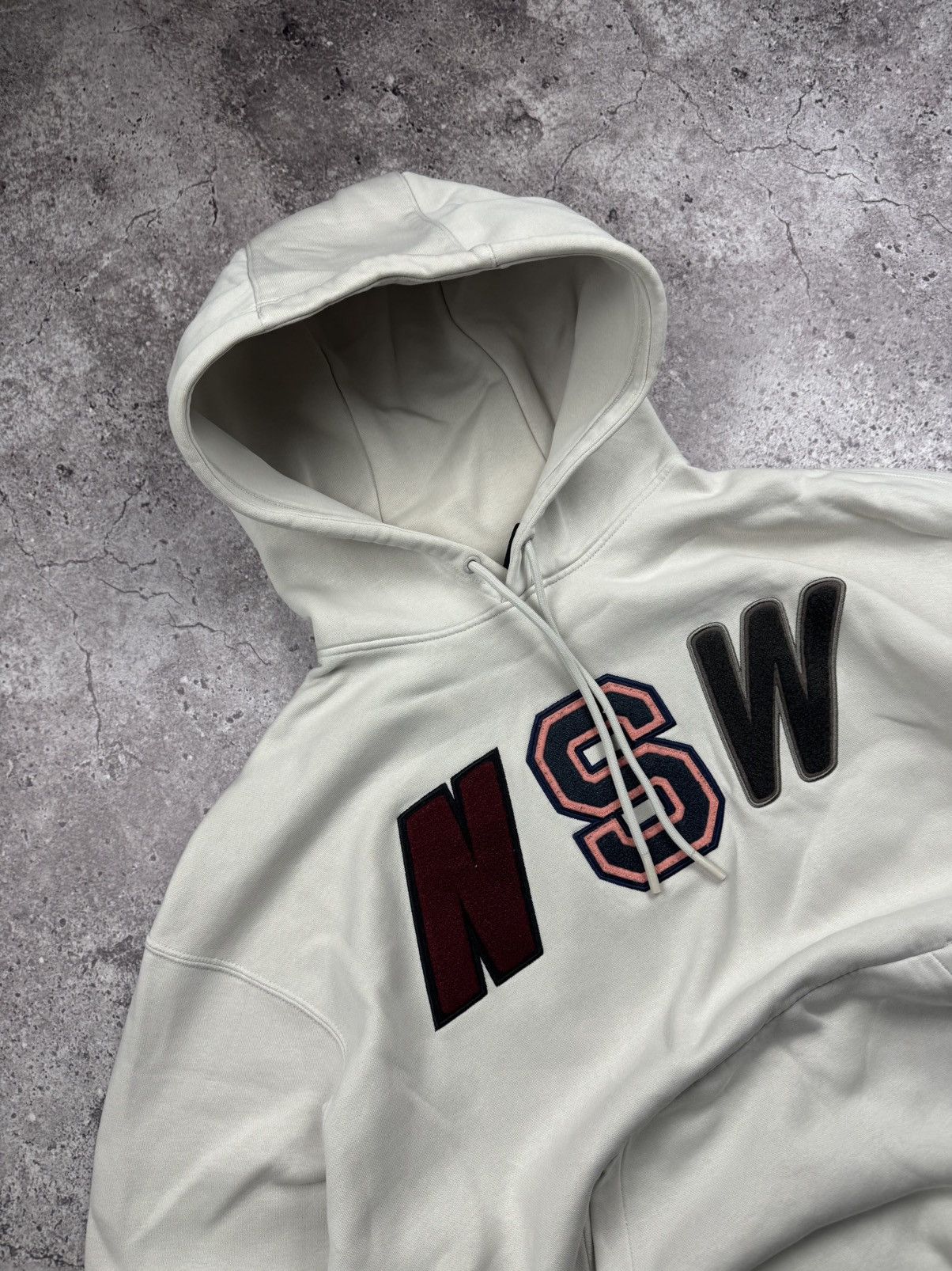 Nike Vintage Nike NSW Boxy Y2K Centre logo Oversized Hoodie Size US L / EU 52-54 / 3 - 2 Thumbnail