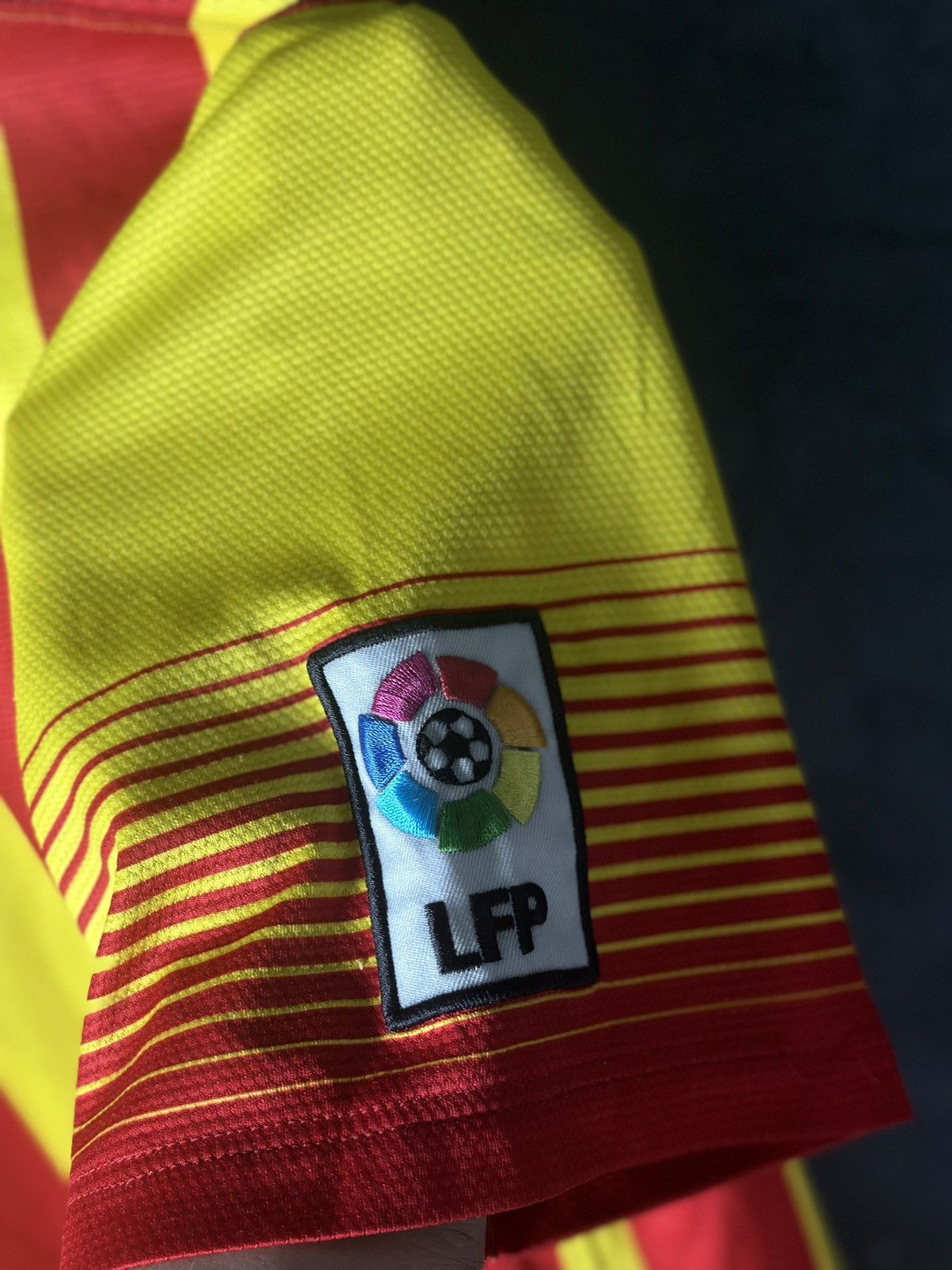 Vintage 2013-2014 Vintage Barcelona FC Away T-shirt + Shorts Size US L / EU 52-54 / 3 - 6 Thumbnail