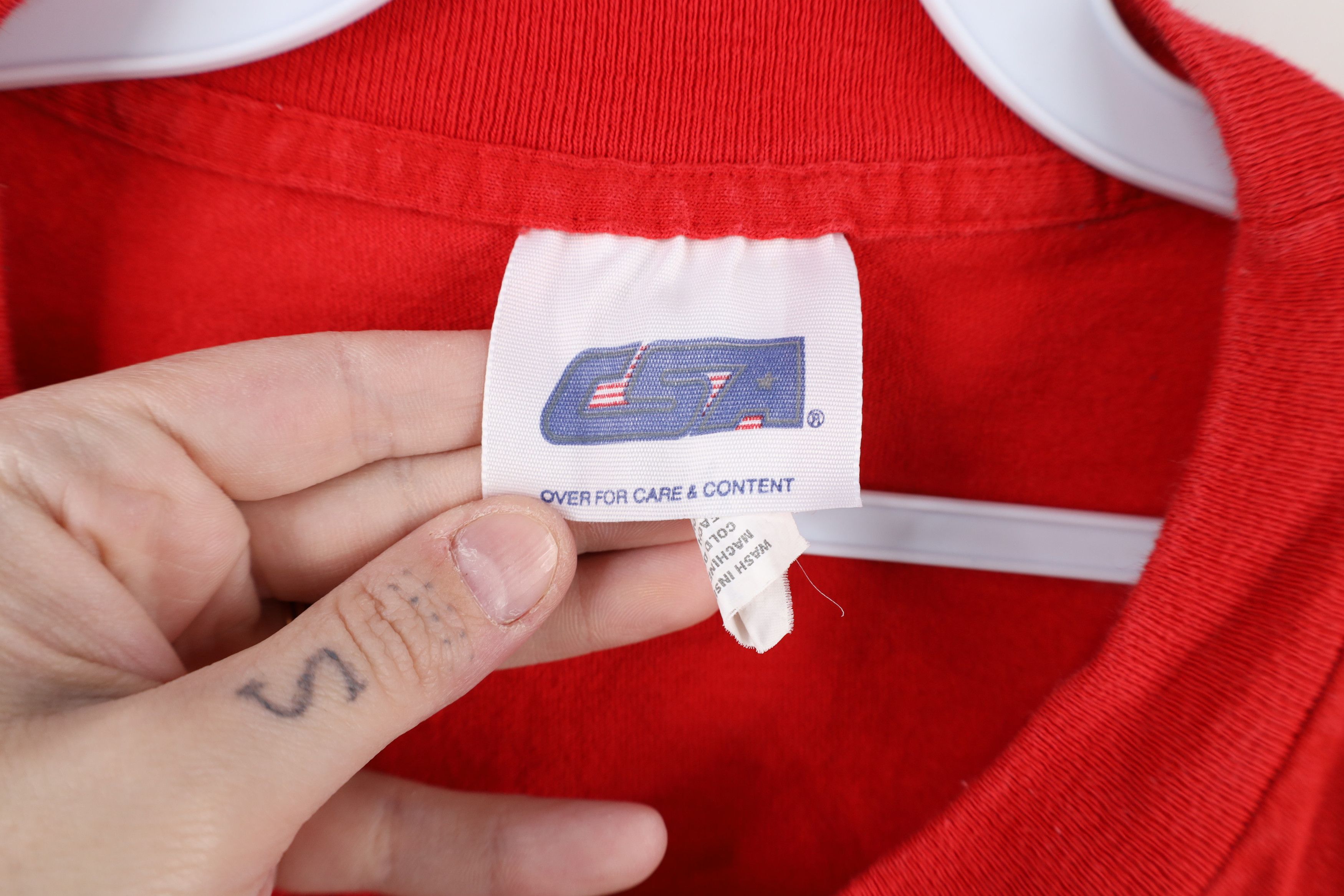 Vintage Vintage 90s Detroit Red Wings Hockey Short Sleeve T-Shirt Size US XL / EU 56 / 4 - 9 Thumbnail