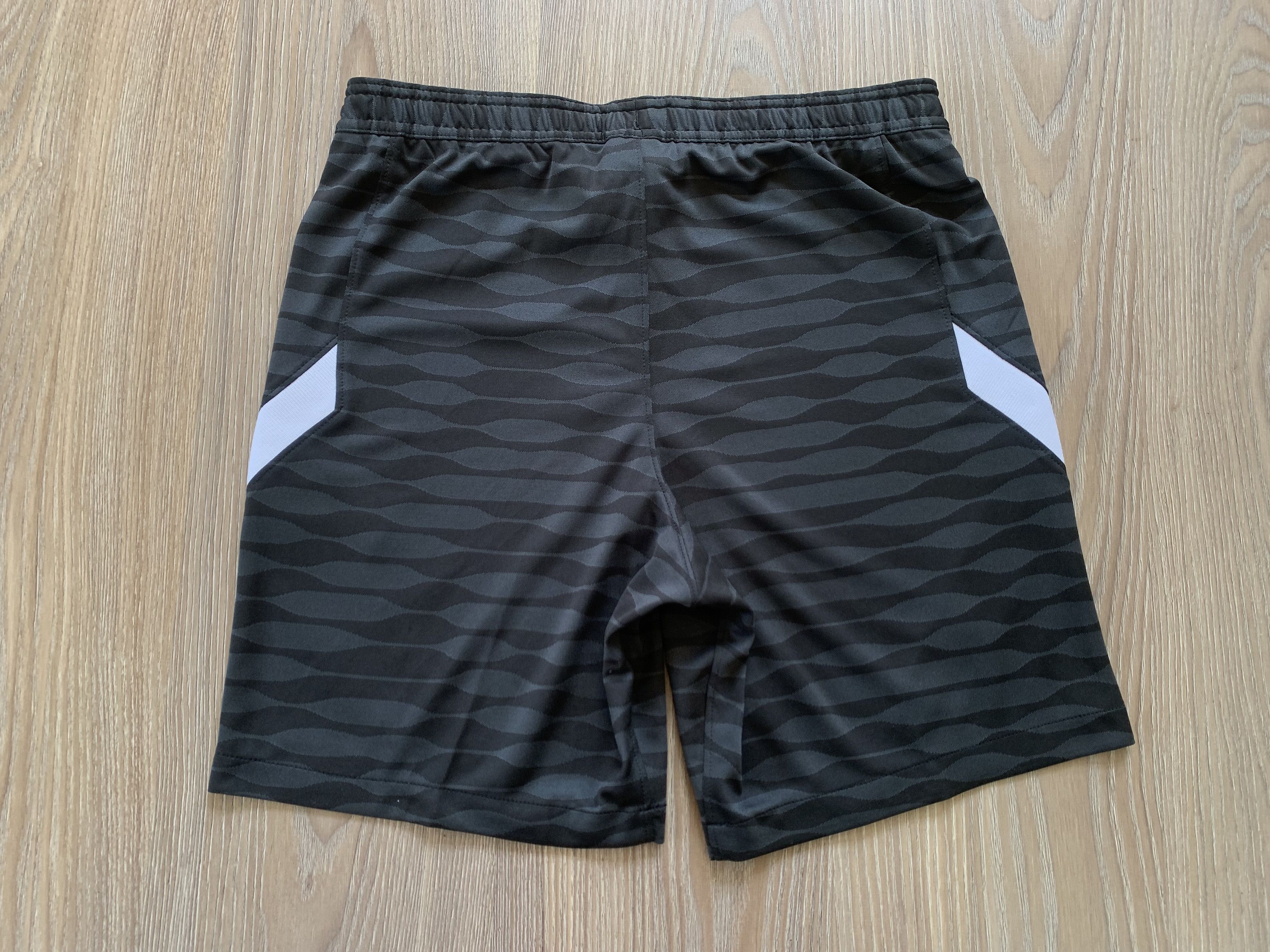 Nike Nike Dry Strike Knit Black Training Short Size US 32 / EU 48 - 4 Thumbnail