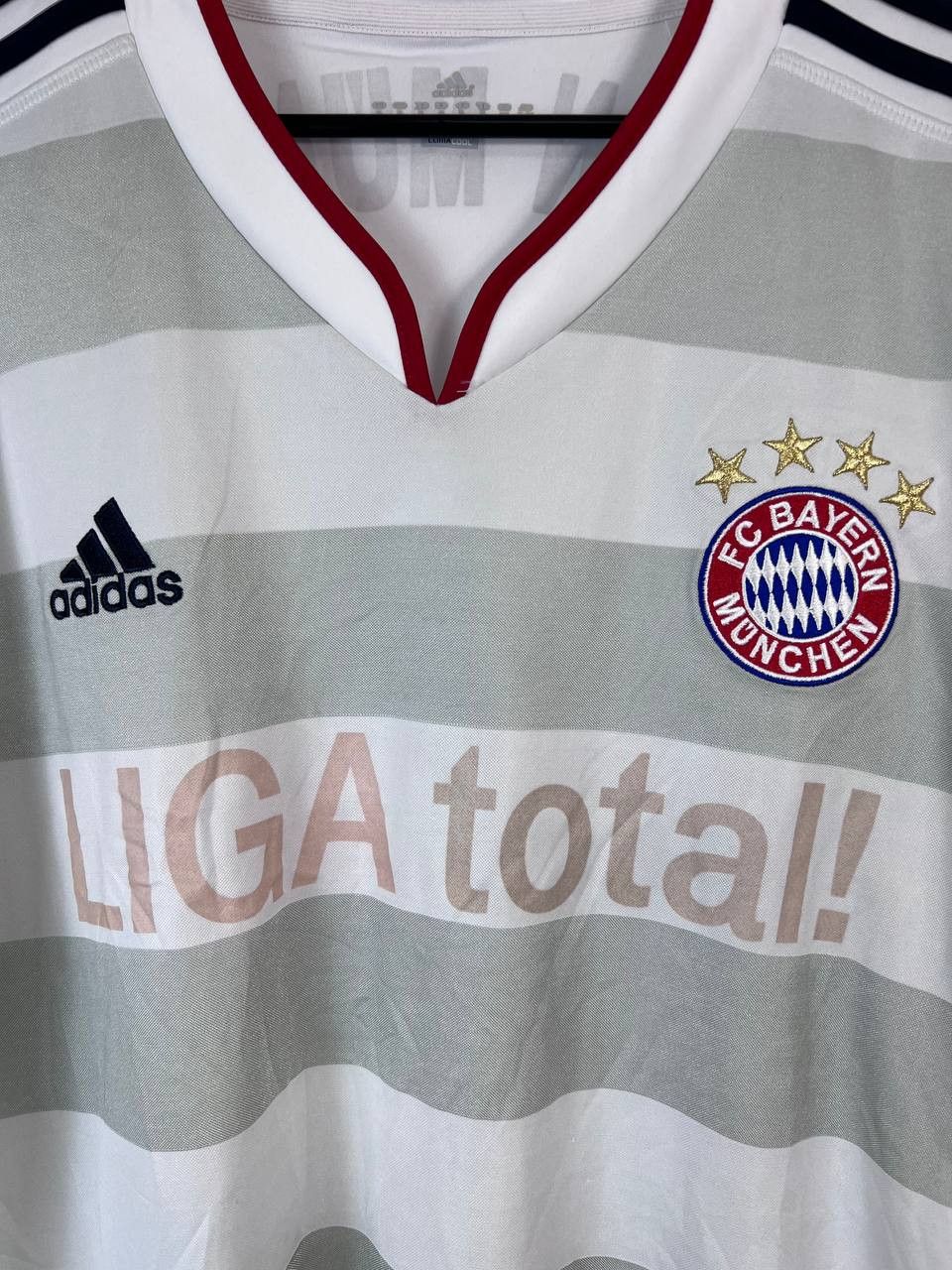 Adidas Bayern Munich 2010-2011-2012 Away Jersey Size XL Size US XL / EU 56 / 4 - 2 Thumbnail