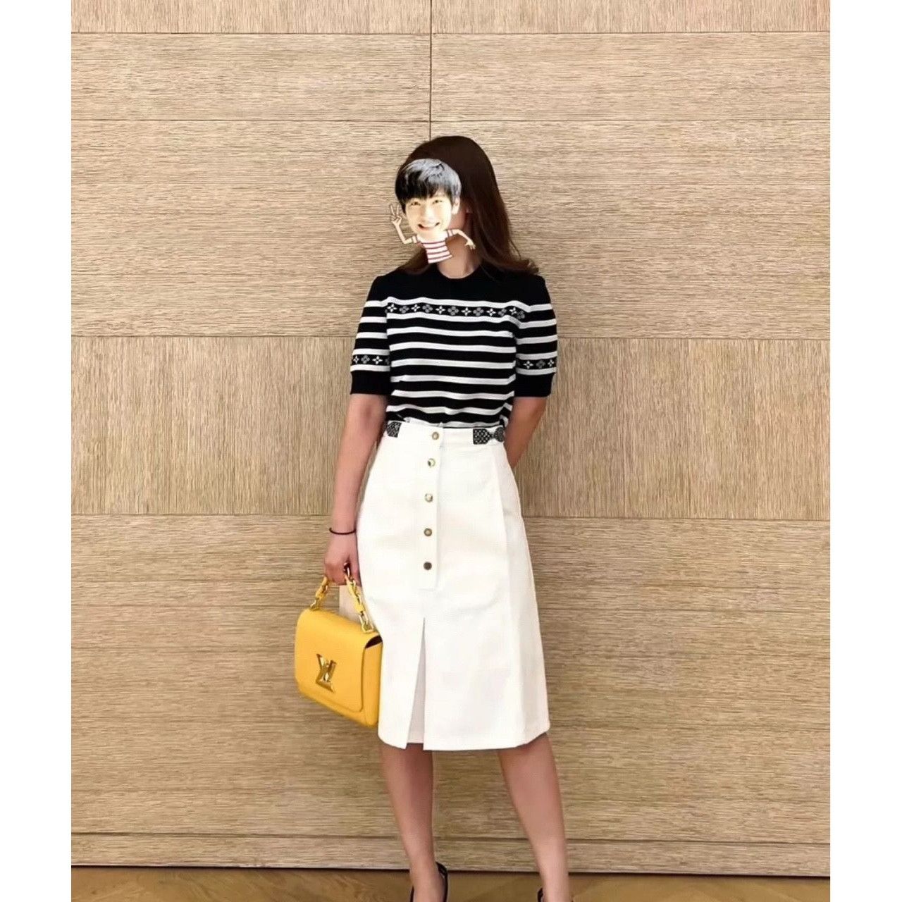 Louis Vuitton Louis Vuitton White A-Line Button-Front Skirt With Bow Size 25" / US 0 / IT 36 - 8 Thumbnail