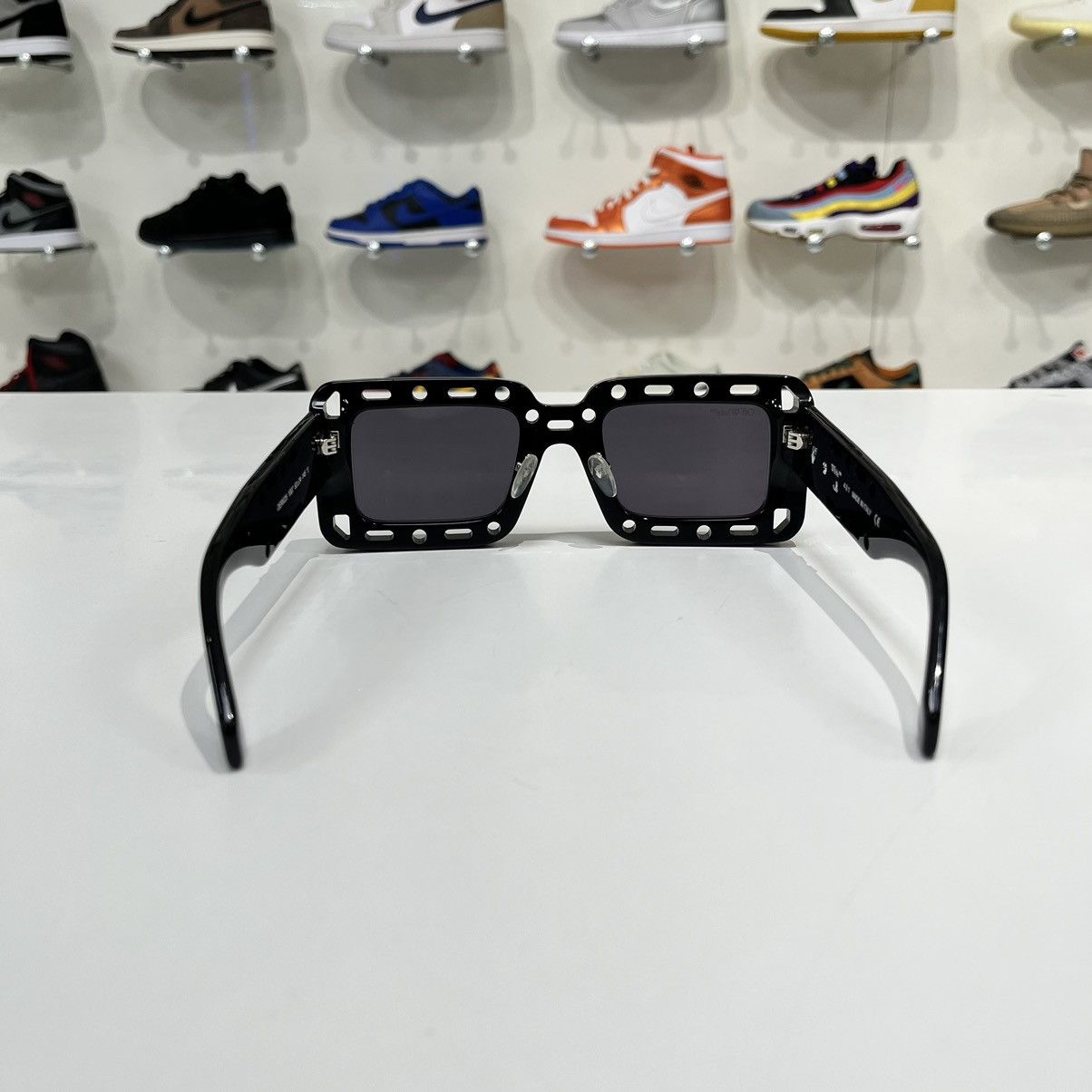 Off-White Off-White Atlantic Cut-Out Detail Square Frame Sunglasses Size ONE SIZE - 4 Thumbnail