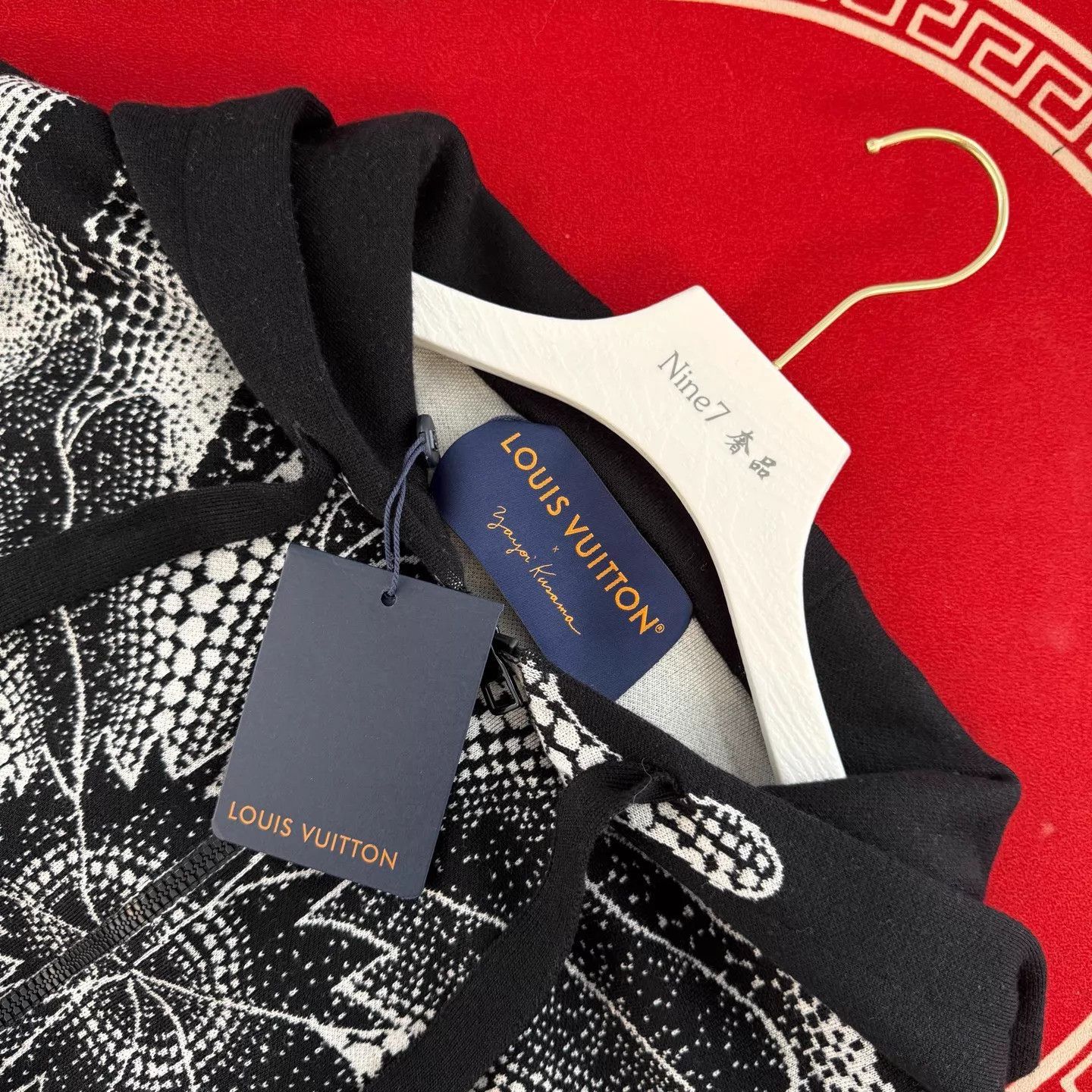 Louis Vuitton LV x Yayoi Kusama psychedelic flower hoodie black XXL Size US XXL / EU 58 / 5 - 3 Thumbnail