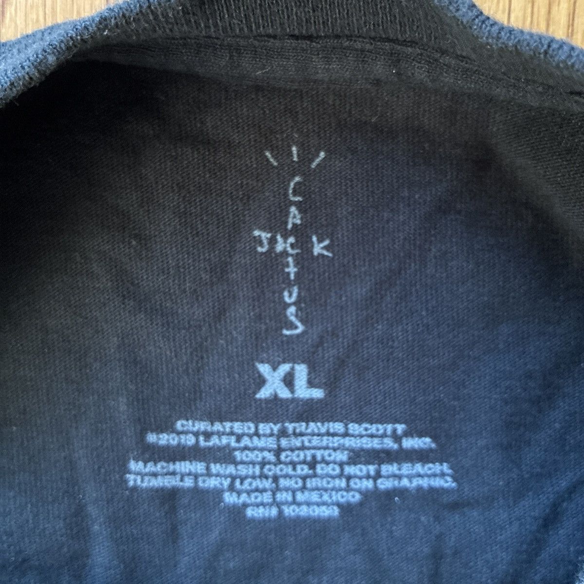 Travis Scott XL Travis Scott Astroworld Houston 2019 Staff Tee Black New Size US XL / EU 56 / 4 - 10 Thumbnail