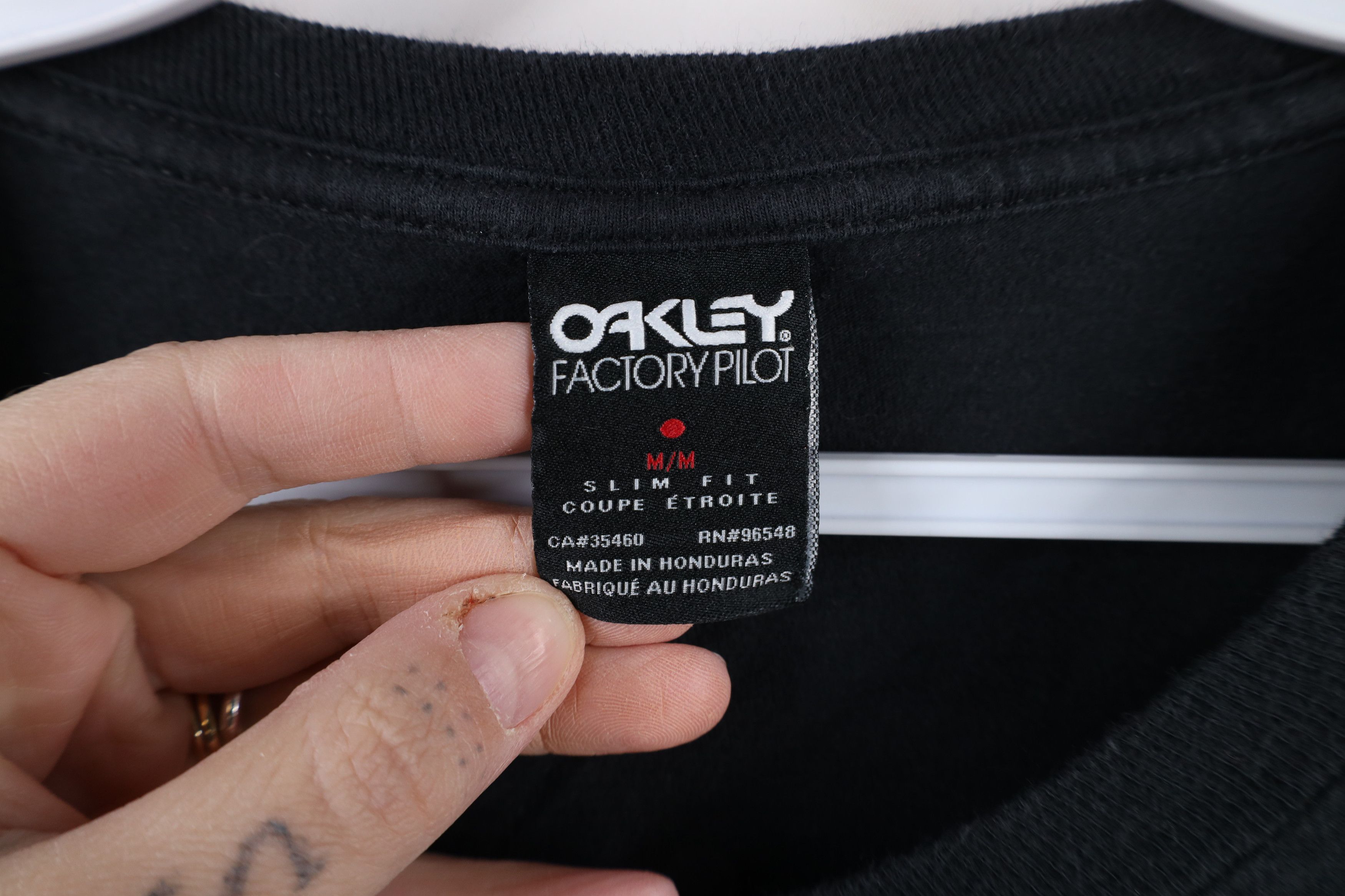 Oakley × Vintage Vintage Oakley Slim Fit Spell Out Long Sleeve T-Shirt Black Size US M / EU 48-50 / 2 - 6 Thumbnail