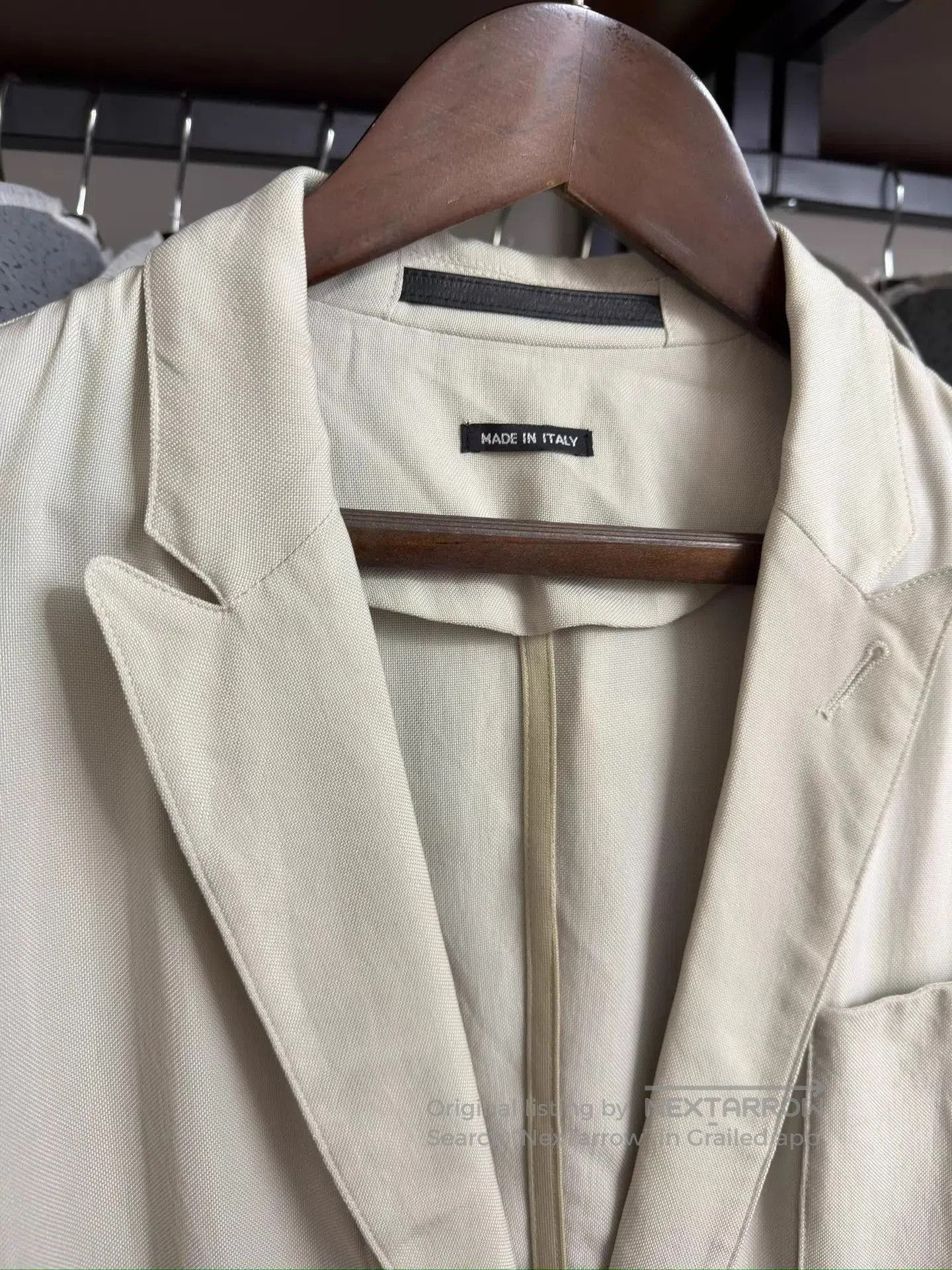 Giorgio Armani Beige Lightweight Button. Size US M / EU 48-50 / 2 - 3 Thumbnail
