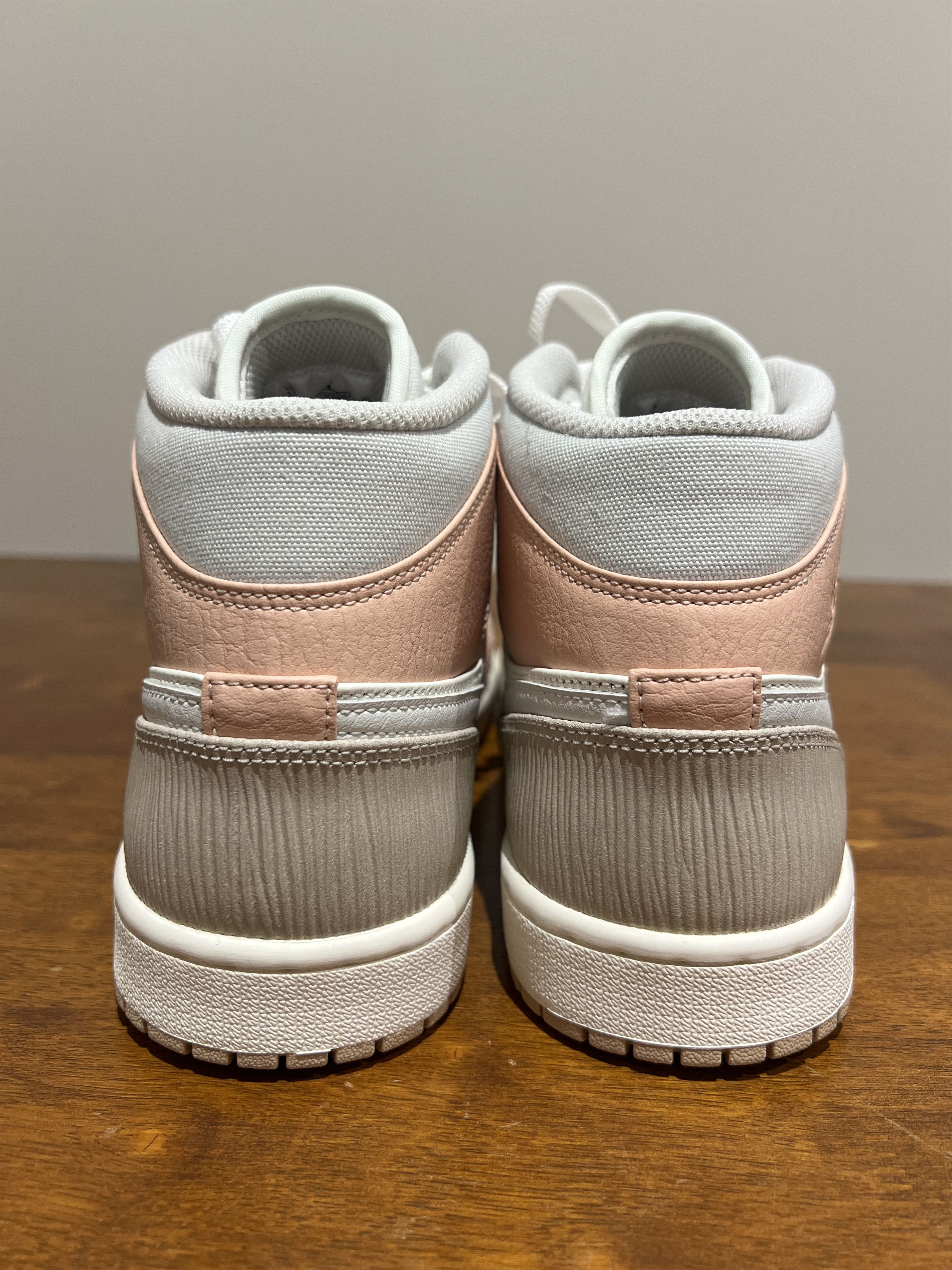 Jordan Brand × Nike 💚 2020 Nike Air Jordan 1 Mid "Milan" Sail/Light Bone NEW Size US 11 / EU 44 - 9 Thumbnail