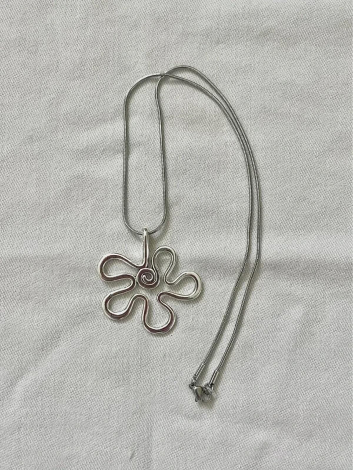 Other Silver plated flower petal abstract pendant necklace Size ONE SIZE - 2 Thumbnail