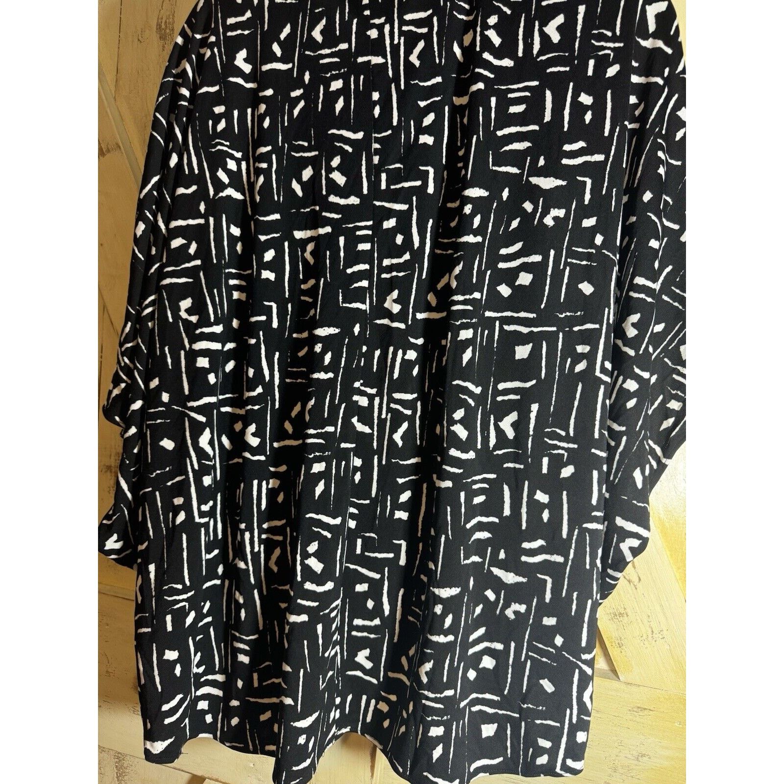Alfani Alfani Women's Dolman Sleeves Blouse Black & White Size M Size M / US 6-8 / IT 42-44 - 5 Thumbnail