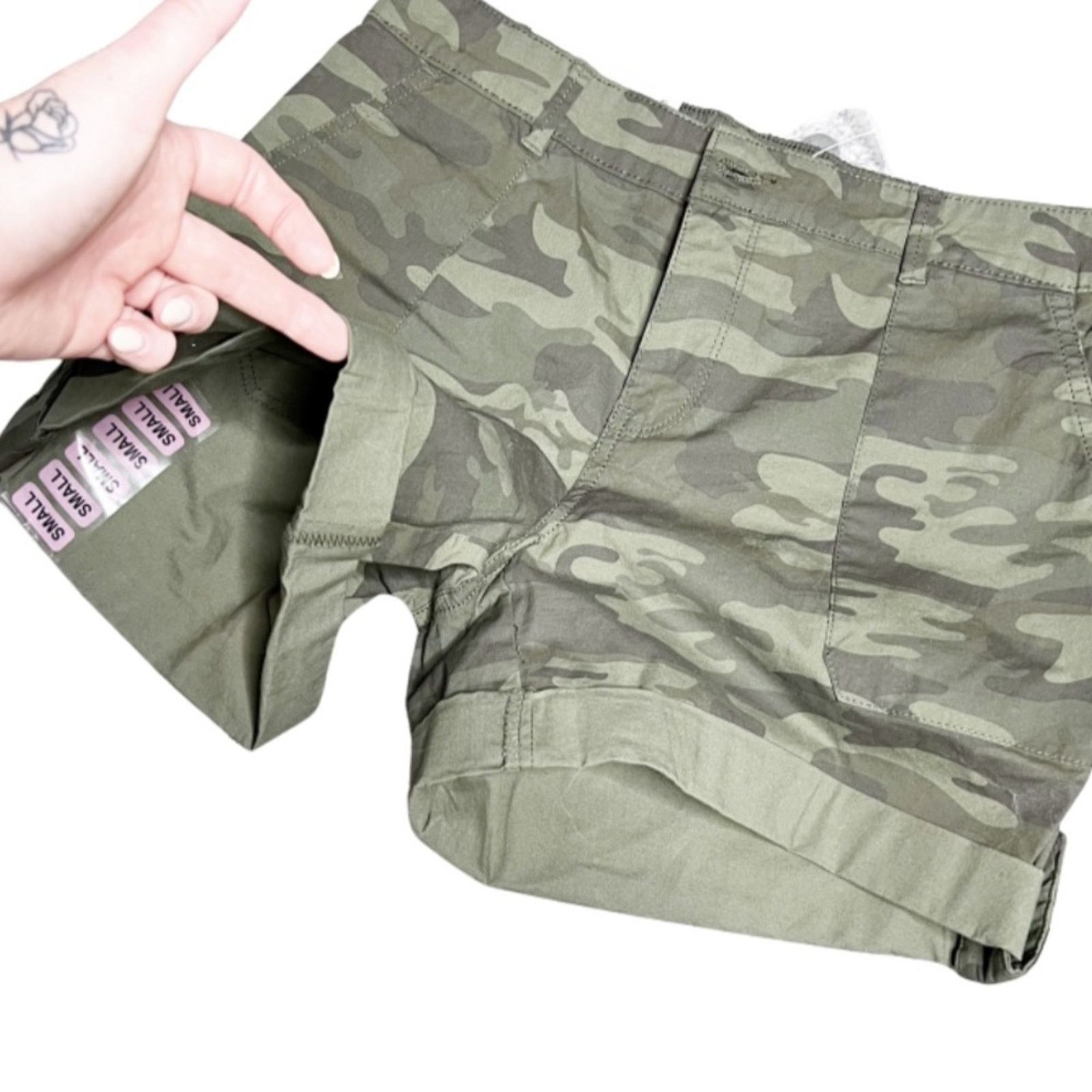 Sanctuary New with Tags Sanctuary Social Standard Camo Utility Shorts Size 27" / US 4 / IT 40 - 4 Thumbnail