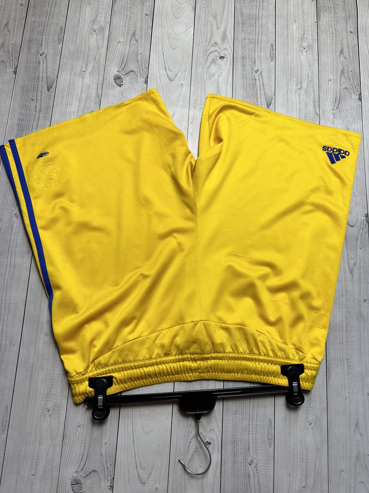Vintage Vintage adidas Chelsea soccer shorts size M 15 Malouda Size US 32 / EU 48 - 8 Thumbnail