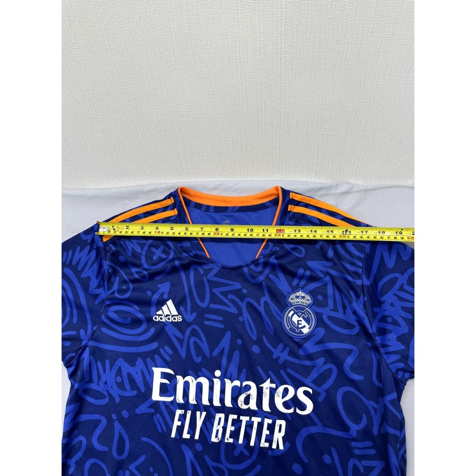 Adidas Adidas Real Madrid Graffiti Jersey XL Victory Blue 2021 PRIMEGREEN Jersey Unisex Adult XL Victory Blue Graffiti 2021 PRIMEGREEN Size US XL / EU 56 / 4 - 5 Thumbnail