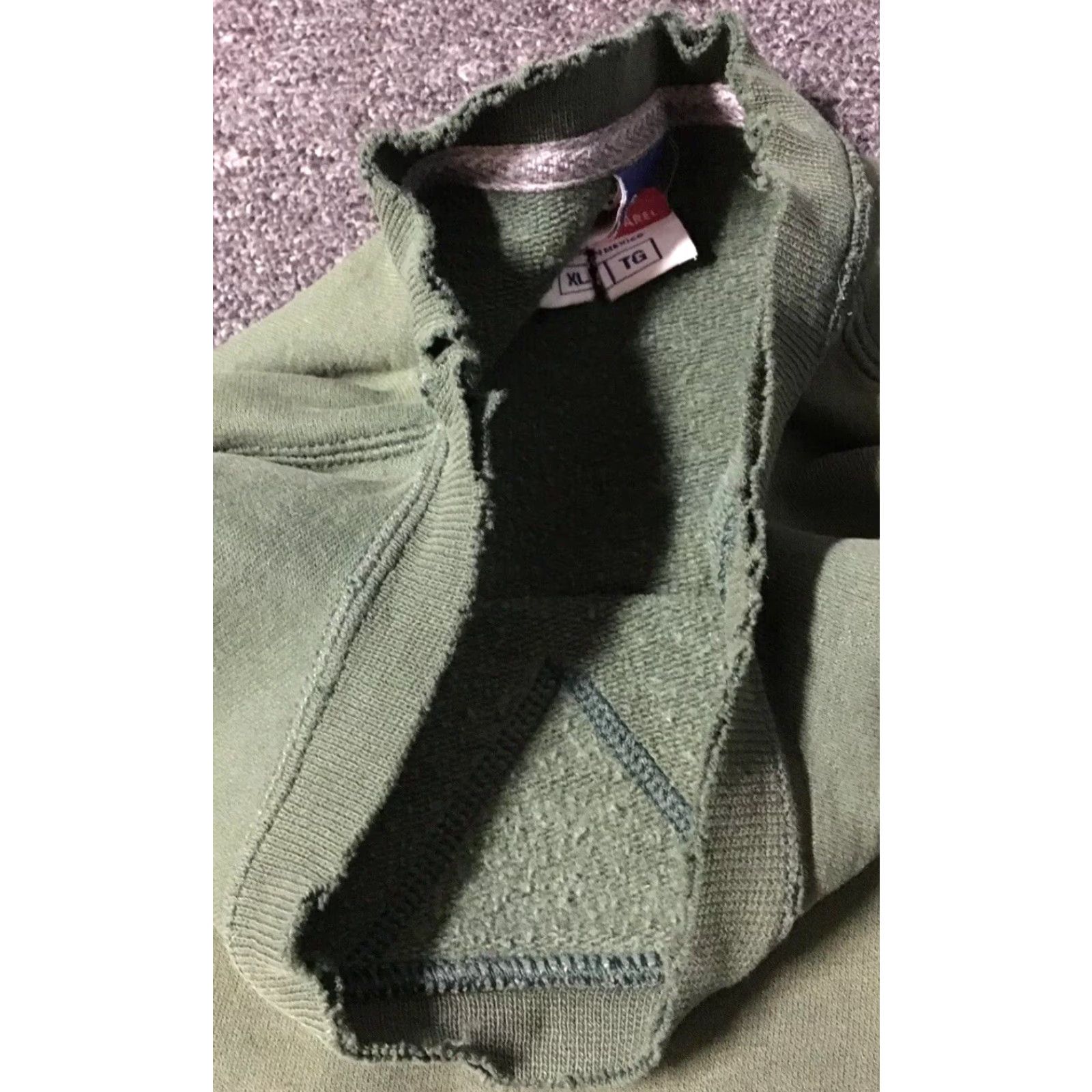 Champion VINTAGE Champion Sweatshirt Boxy 90s Distressed Faded Green Sleeveless XL L Men Grunge Skate Punk Rock Size US L / EU 52-54 / 3 - 7 Thumbnail