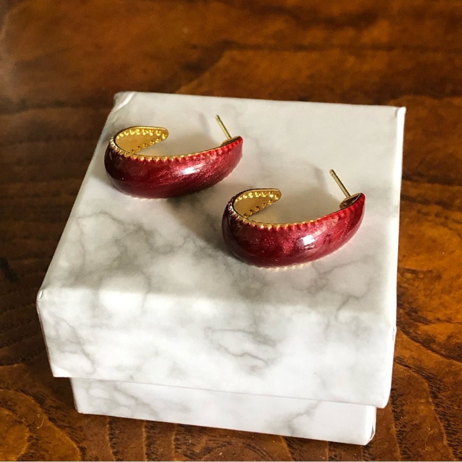 Vintage Vintage 80s burgundy red sparkle enamel small hoop earrings Size ONE SIZE - 1 Thumbnail