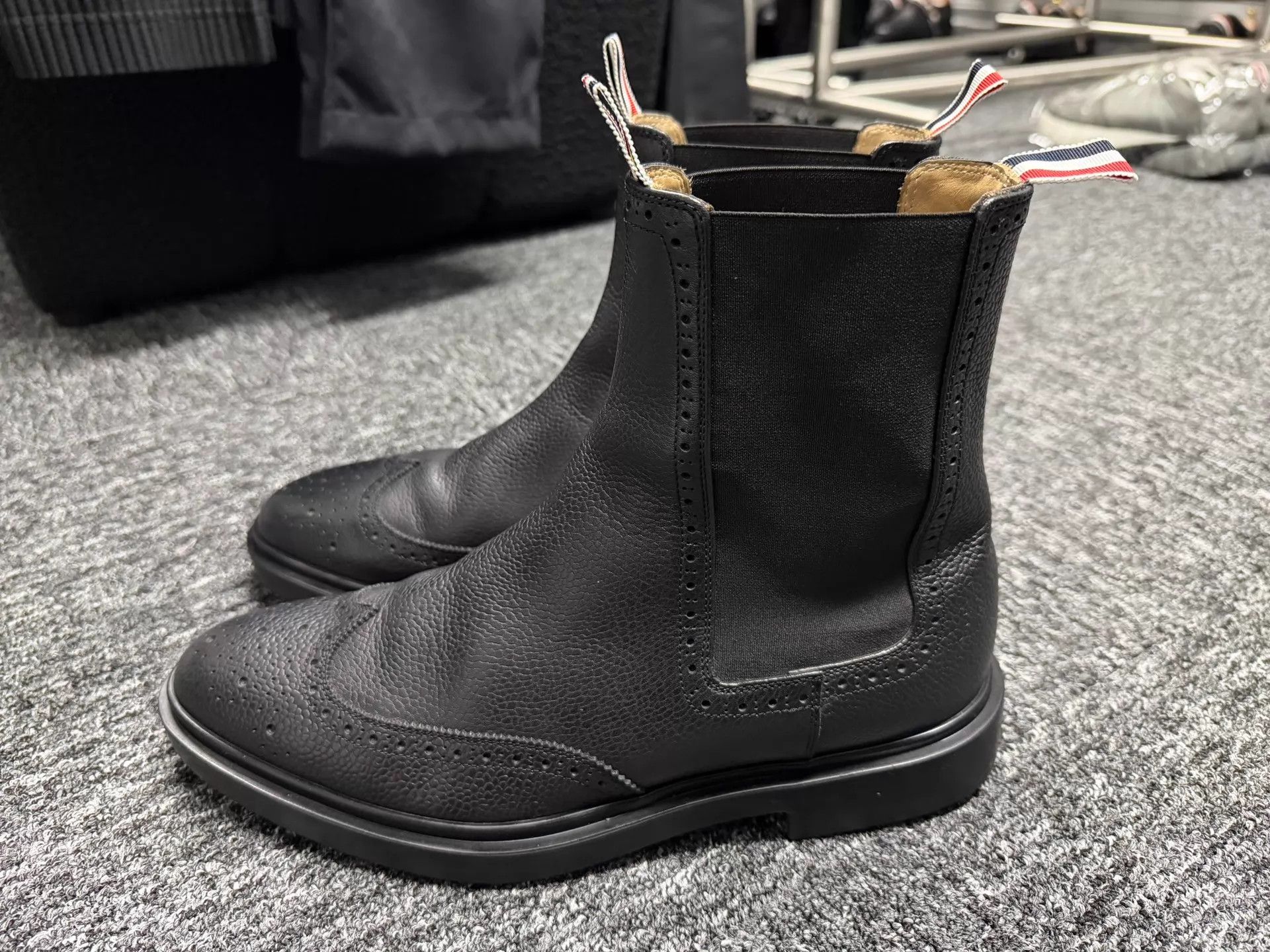 Thom Browne Thom Browne Men's Classic Brogue Chelsea Boot Black Size US 10 / EU 43 - 2 Thumbnail