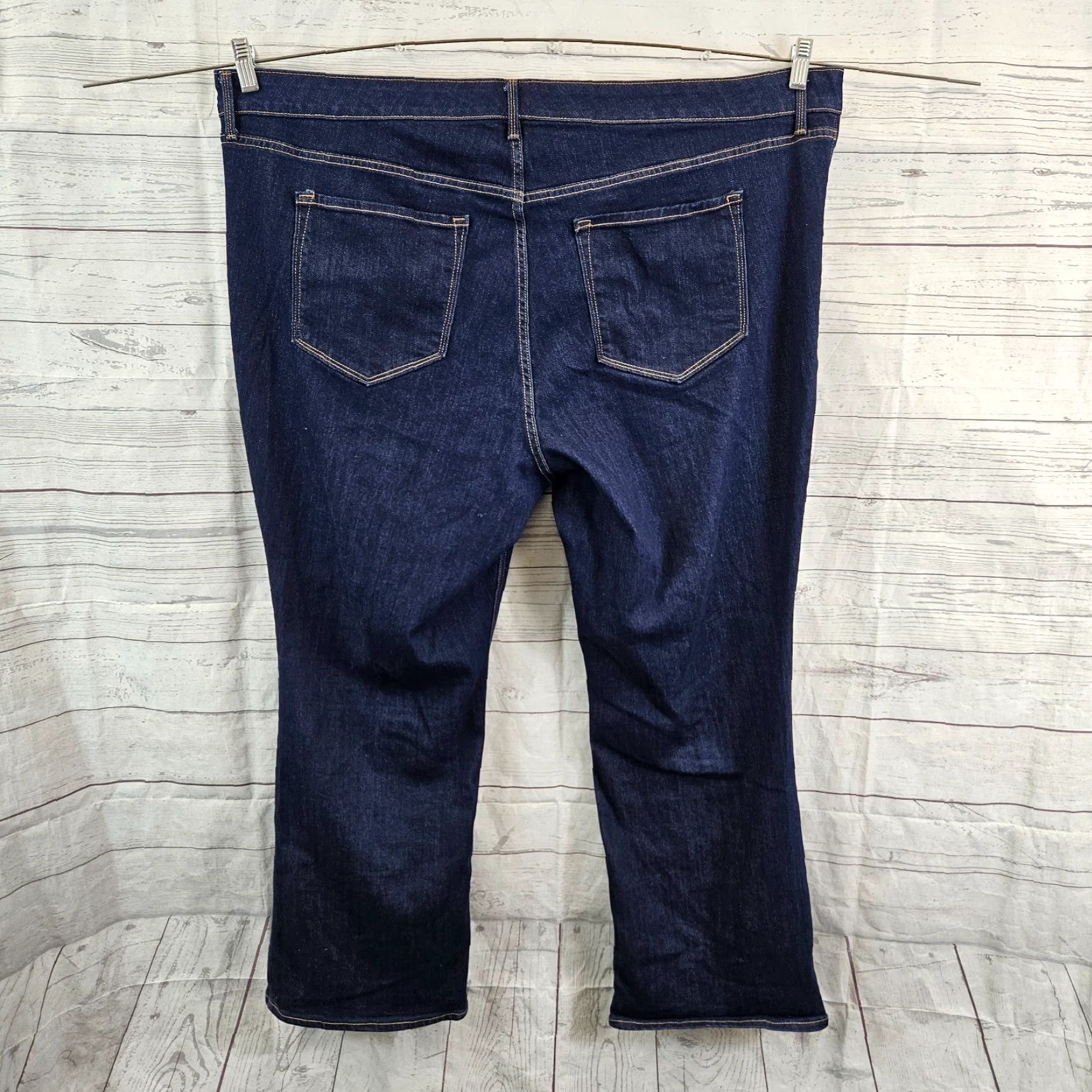 Old Navy Old Navy Womens Kicker Bootcut Jeans Sz 26 Blue Dark Wash Jeans Womens 26 Bootcut Blue Dark Wash Womens Old Navy Size 26" / US 2 / IT 38 - 3 Thumbnail