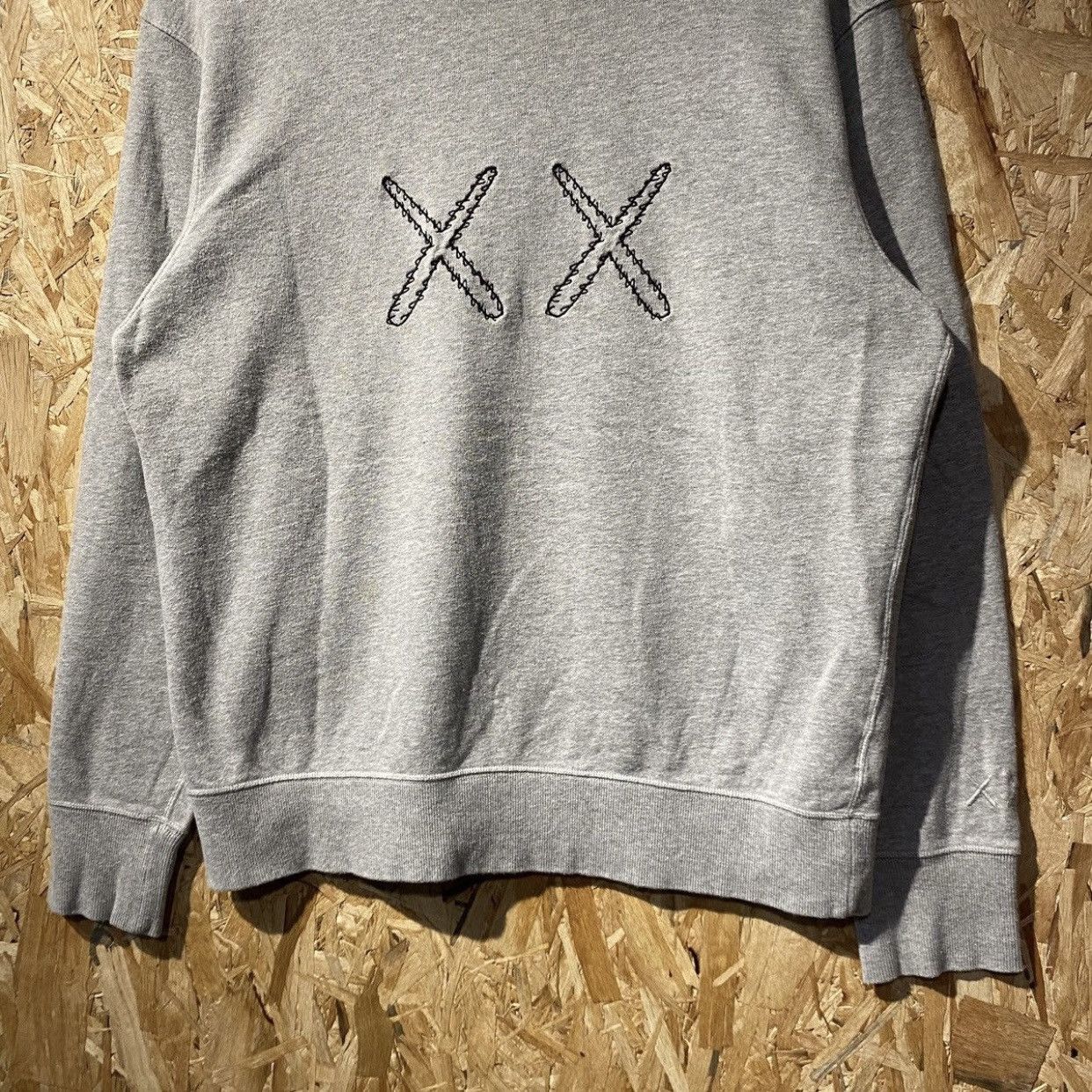 Kaws × Uniqlo Uniqlo Kaws Sesame Street Sweatshirts Size US L / EU 52-54 / 3 - 6 Thumbnail