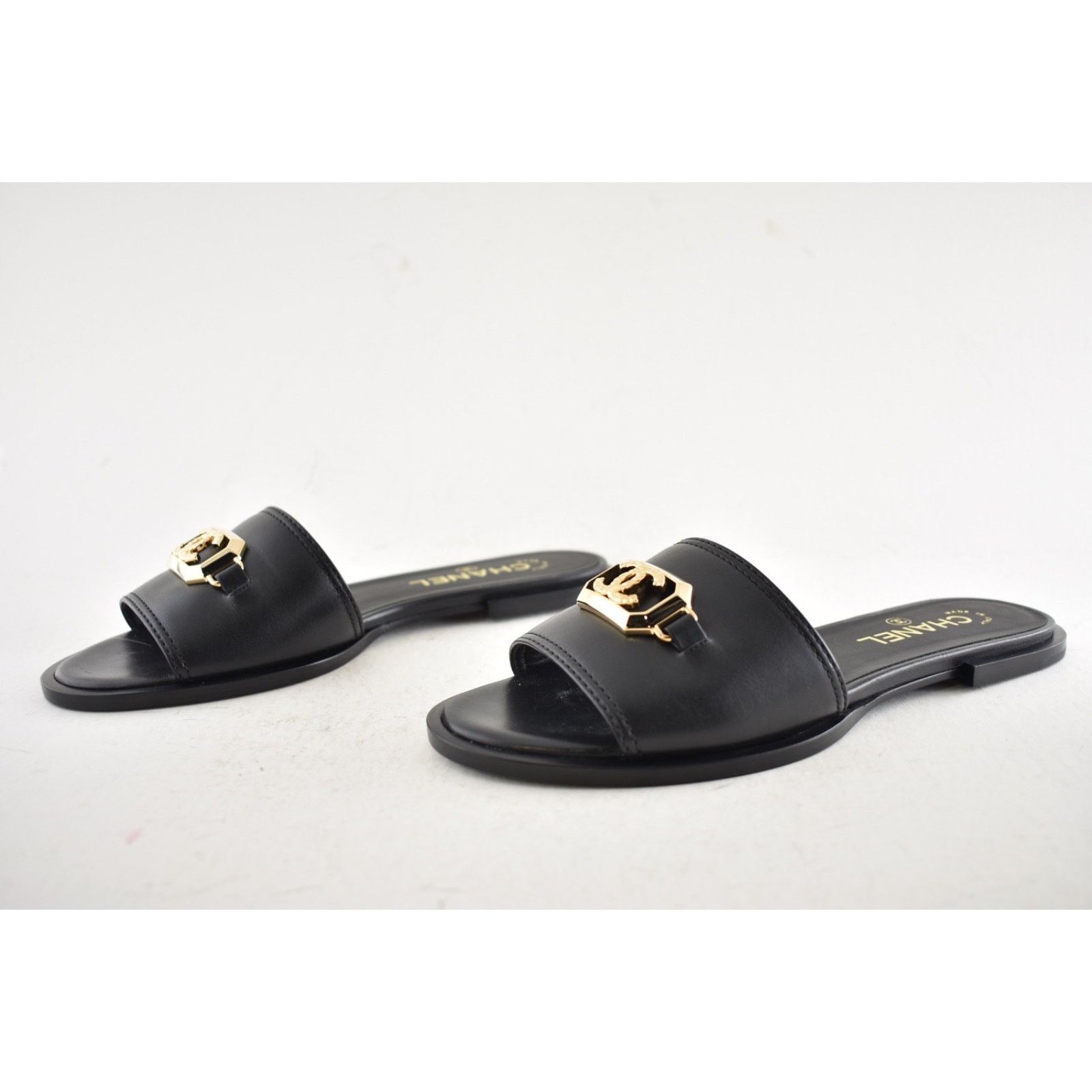 Chanel Chanel Black Shiny Calfskin Gold CC Mule Slides Sandals 38 Size US 8 / IT 38 - 15 Thumbnail