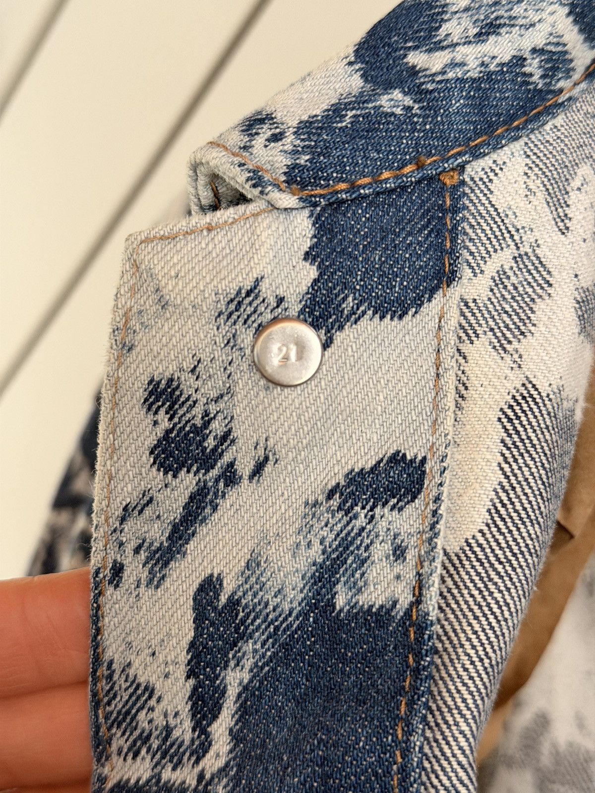 Celine Loose-Fit Bleached Camouflage Denim Trucker Jacket Size US S / EU 44-46 / 1 - 6 Thumbnail