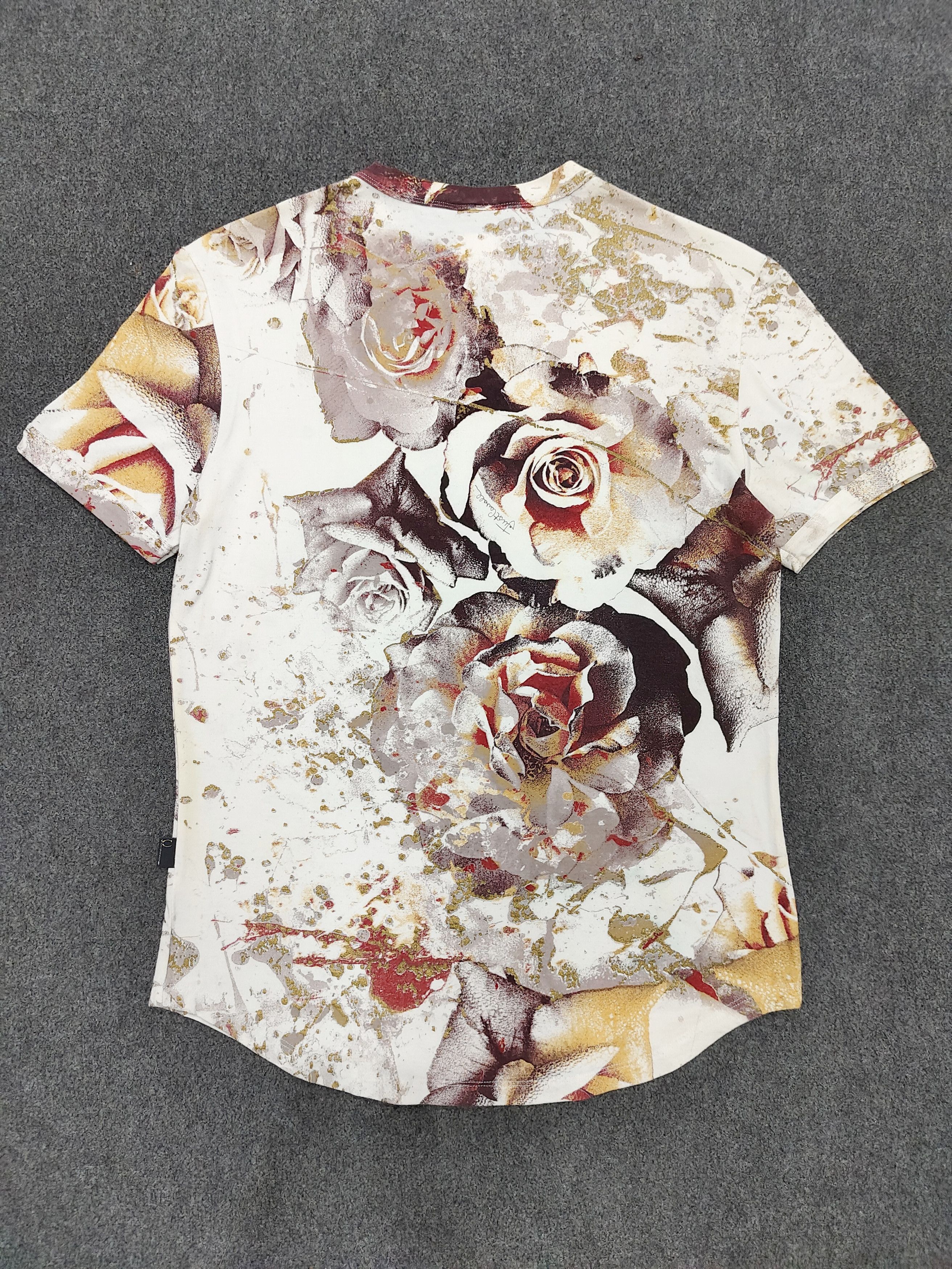 Just Cavalli 2000s Just Cavalli❤️‍🔥Absract Roses Splash Art Grunge Tee Size US M / EU 48-50 / 2 - 4 Thumbnail