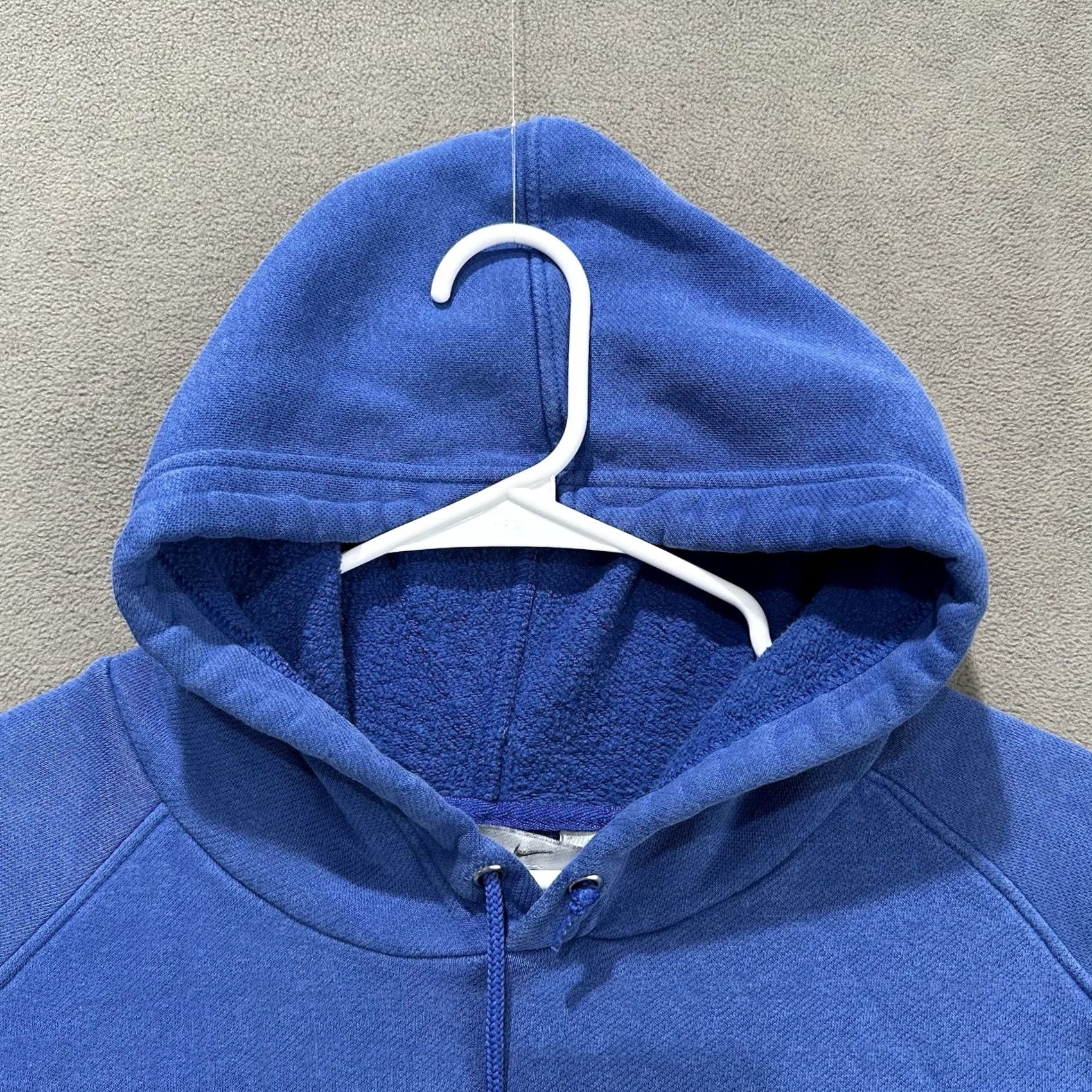 Nike VINTAGE Nike Sweatshirt Mens Large Blue Center Swoosh Hoodie Gray Tag Y2K READ Size US L / EU 52-54 / 3 - 7 Thumbnail