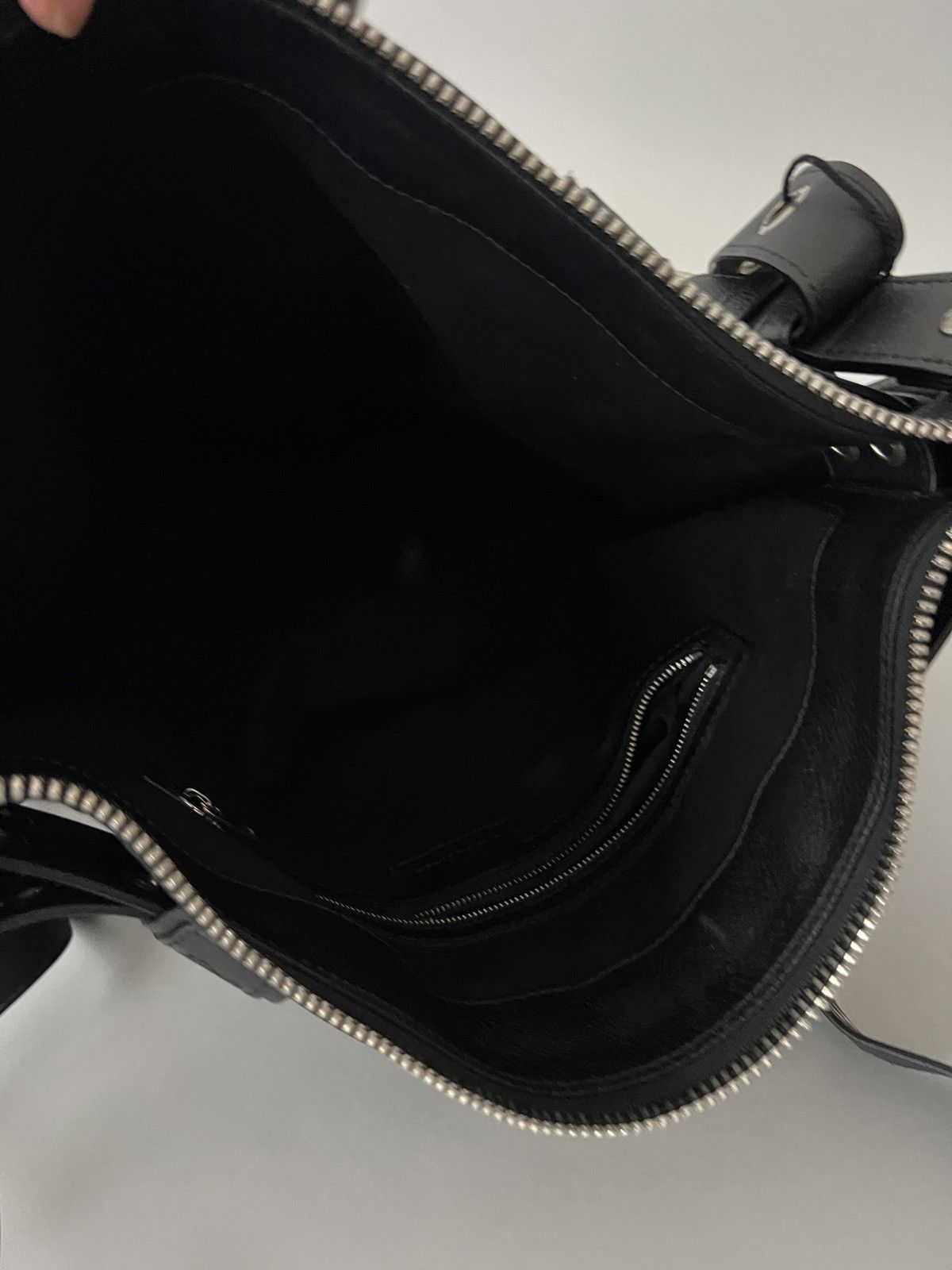 Balenciaga Balenciaga Emo leather bucket bag Size ONE SIZE - 12 Thumbnail