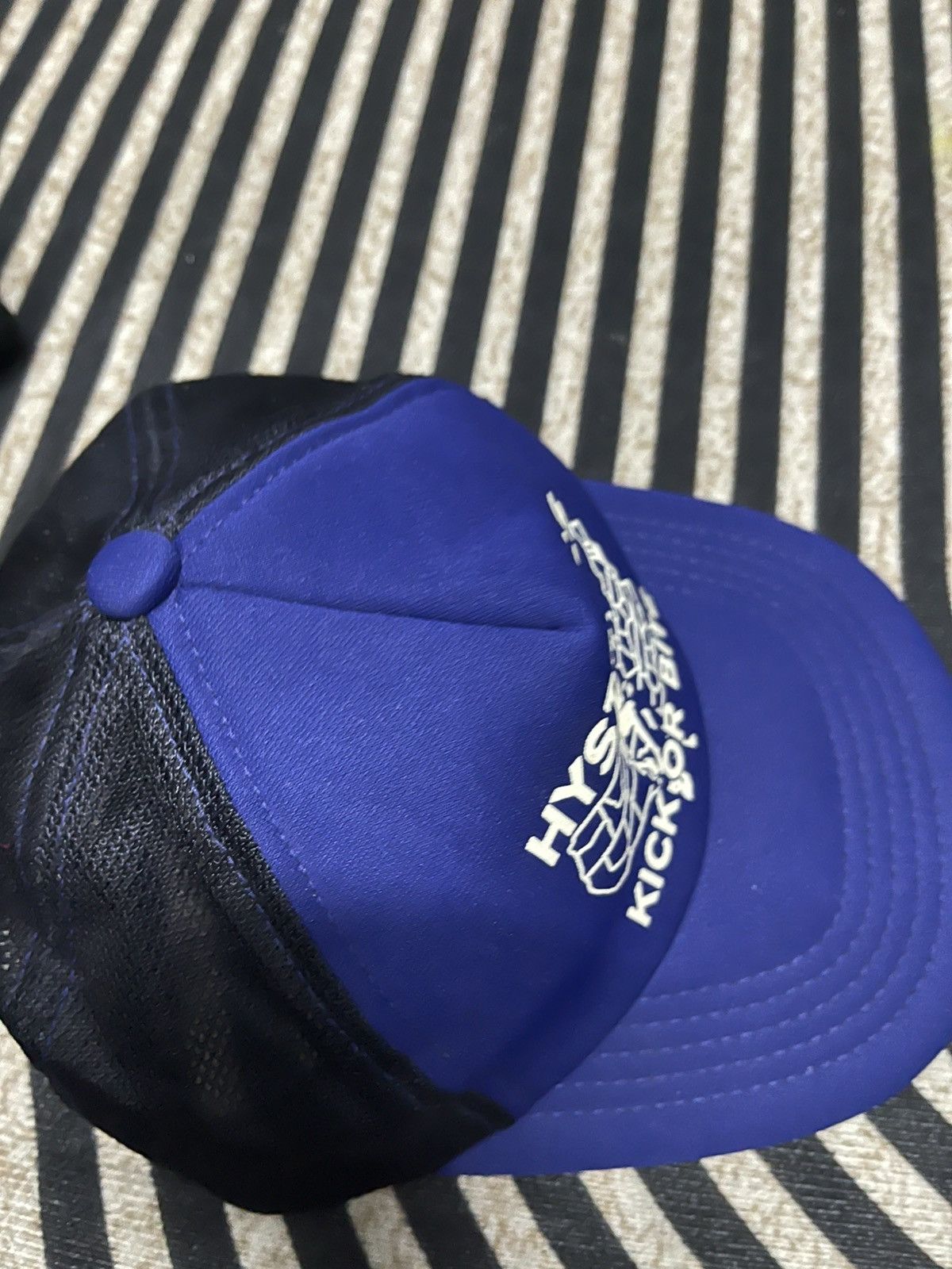 Hysteric Glamour 2000s HYSTERIC GLAMOUR KICK OR BITE TRUCKER CAP Size ONE SIZE - 6 Thumbnail