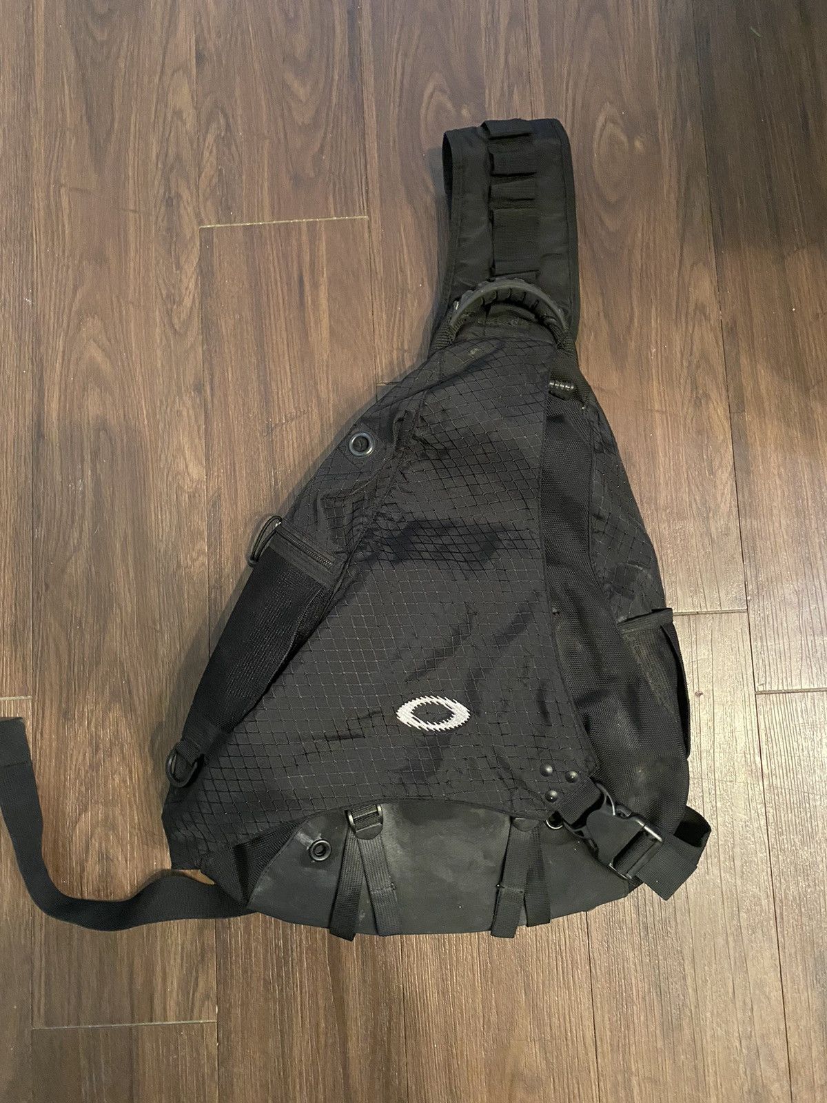 Oakley sling backpacks best sale