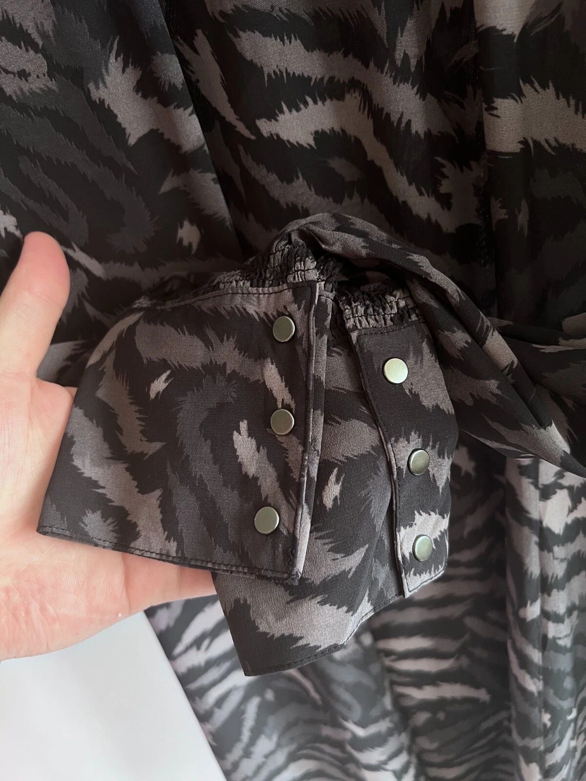 Allsaints AllSaints Fayre Remix Print Crepe Midi Dress Long Sleeves Size M / US 6-8 / IT 42-44 - 9 Thumbnail