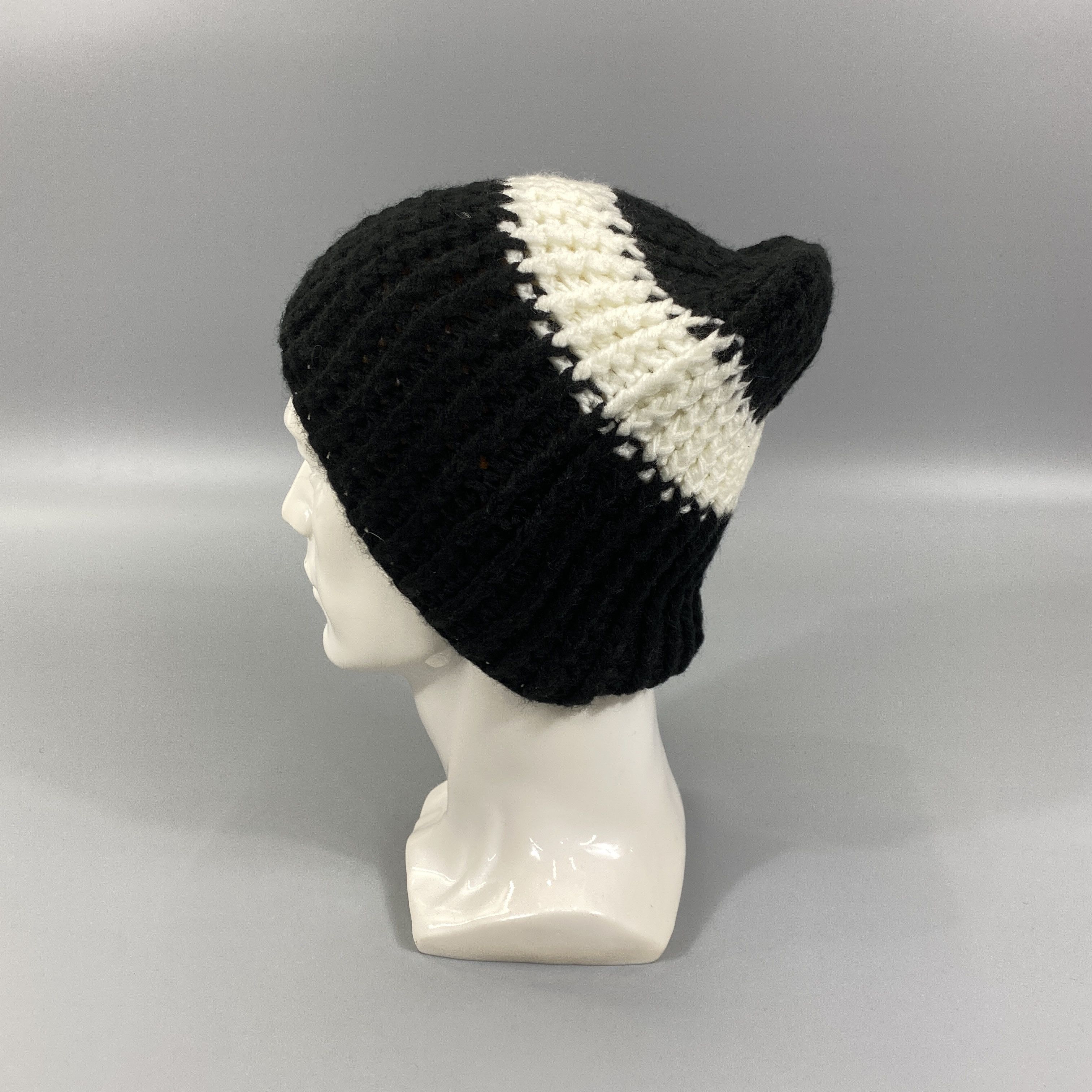 Vintage Black And White Knitted Beanie Hats -BN889