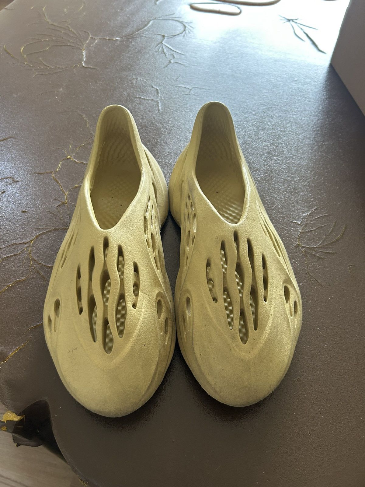 Yeezy Yeezy Foam Runner Sulfur Yellow Size 12 Size US 12 / EU 45 - 2 Thumbnail