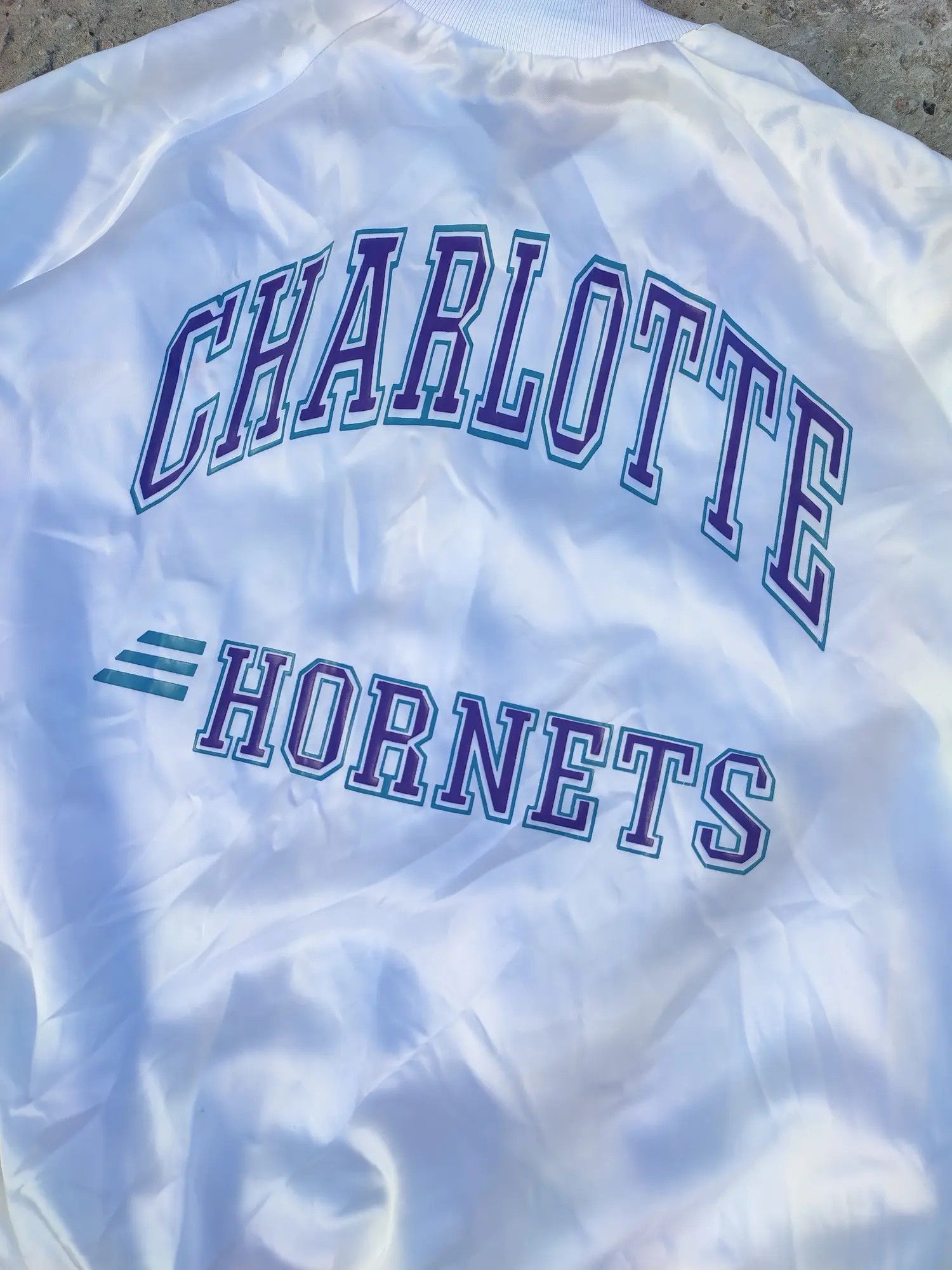 NBA Vintage Charlotte Hornets Logo Bomber Jacket Size US L / EU 52-54 / 3 - 1 Thumbnail