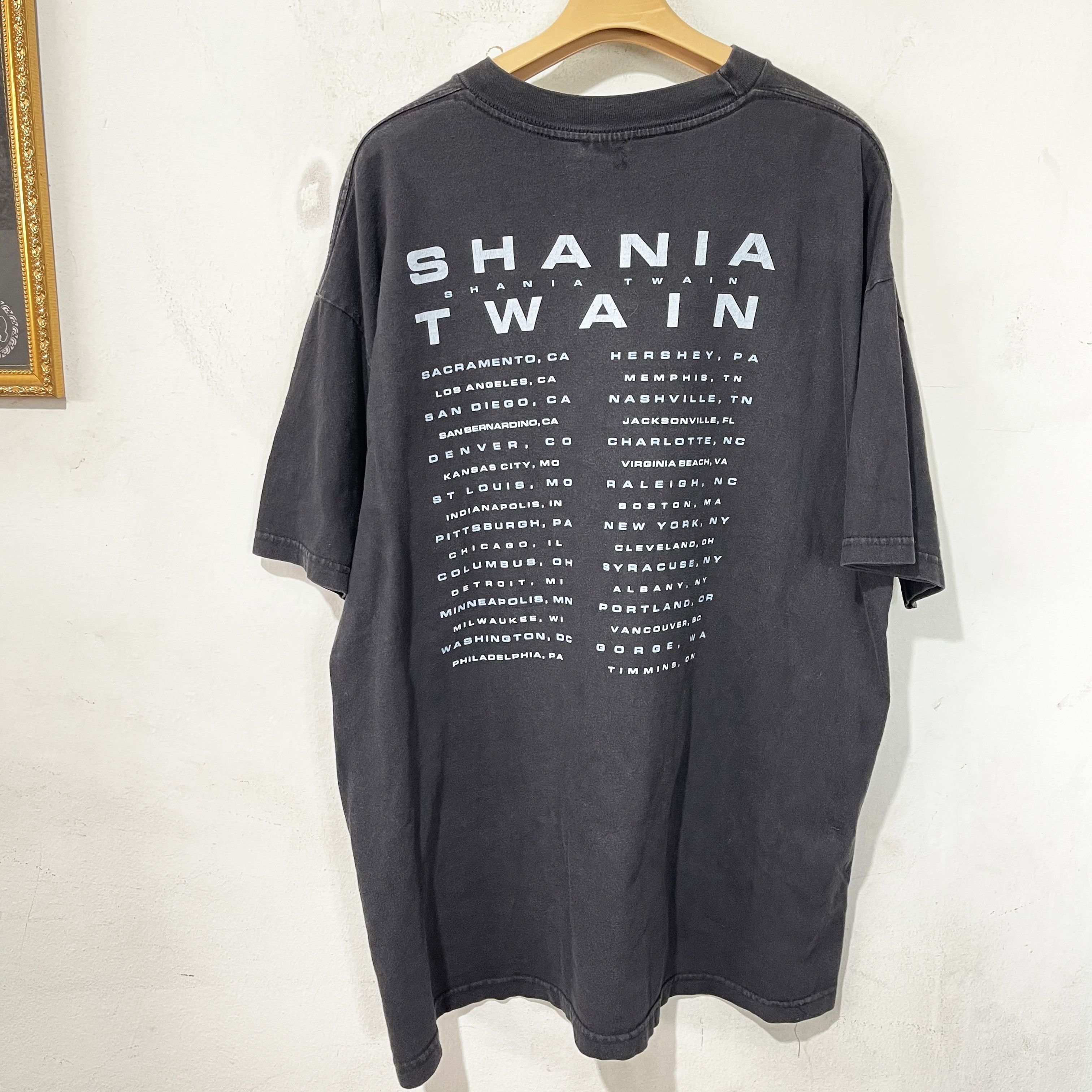 Vintage Vintage 90s Shania Twain Tour T-Shirt Size US XL / EU 56 / 4 - 4 Thumbnail