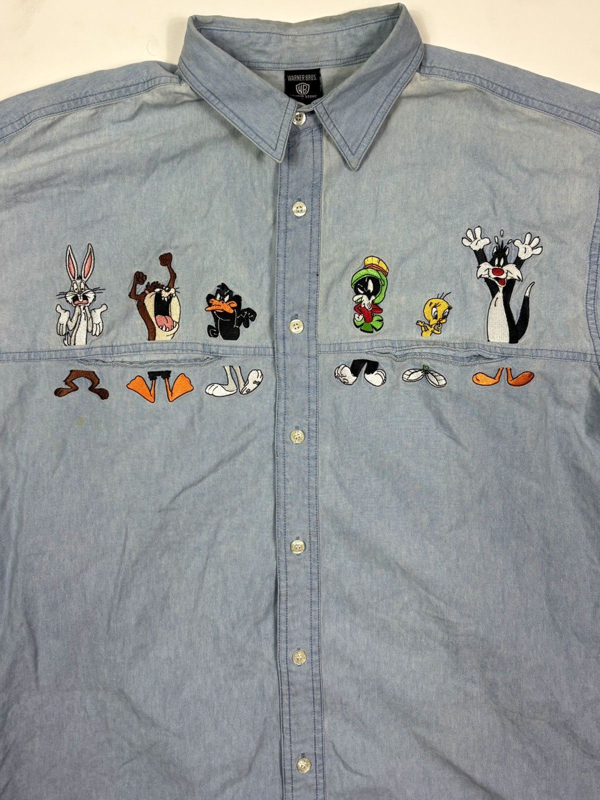 Vintage Vintage 1990s Looney Tunes Chambray Button-Up Size US L / EU 52-54 / 3 - 1 Thumbnail