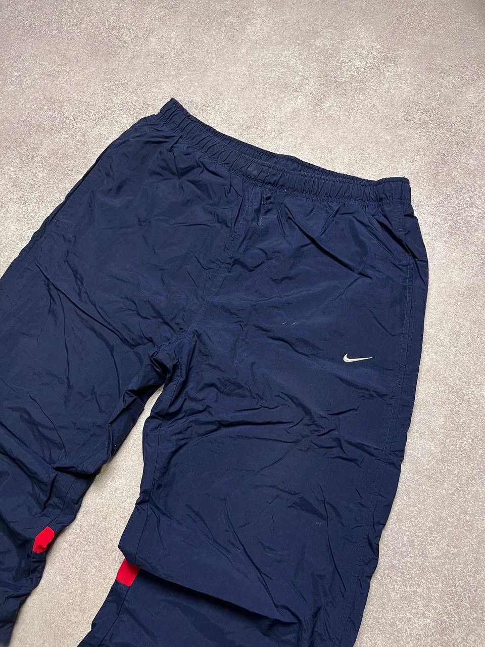 Nike Vintage Nike Swoosh Nylon Baggy Trackpants Y2K XL Size US 36 / EU 52 - 2 Thumbnail
