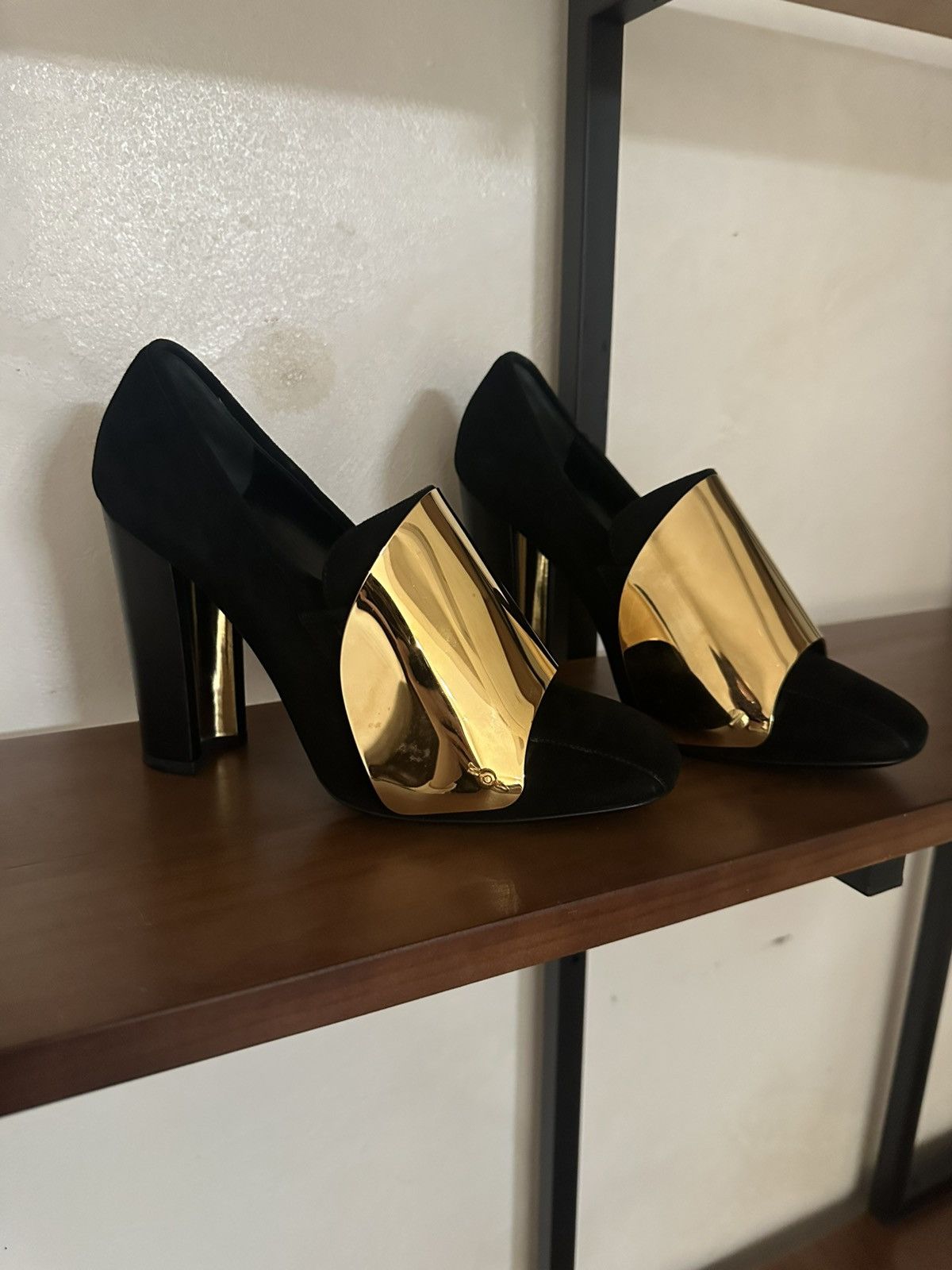 Yves Saint Laurent YSL Black & Gold Sculpted Platform Heels Size US 8.5 / IT 38.5 - 5 Thumbnail