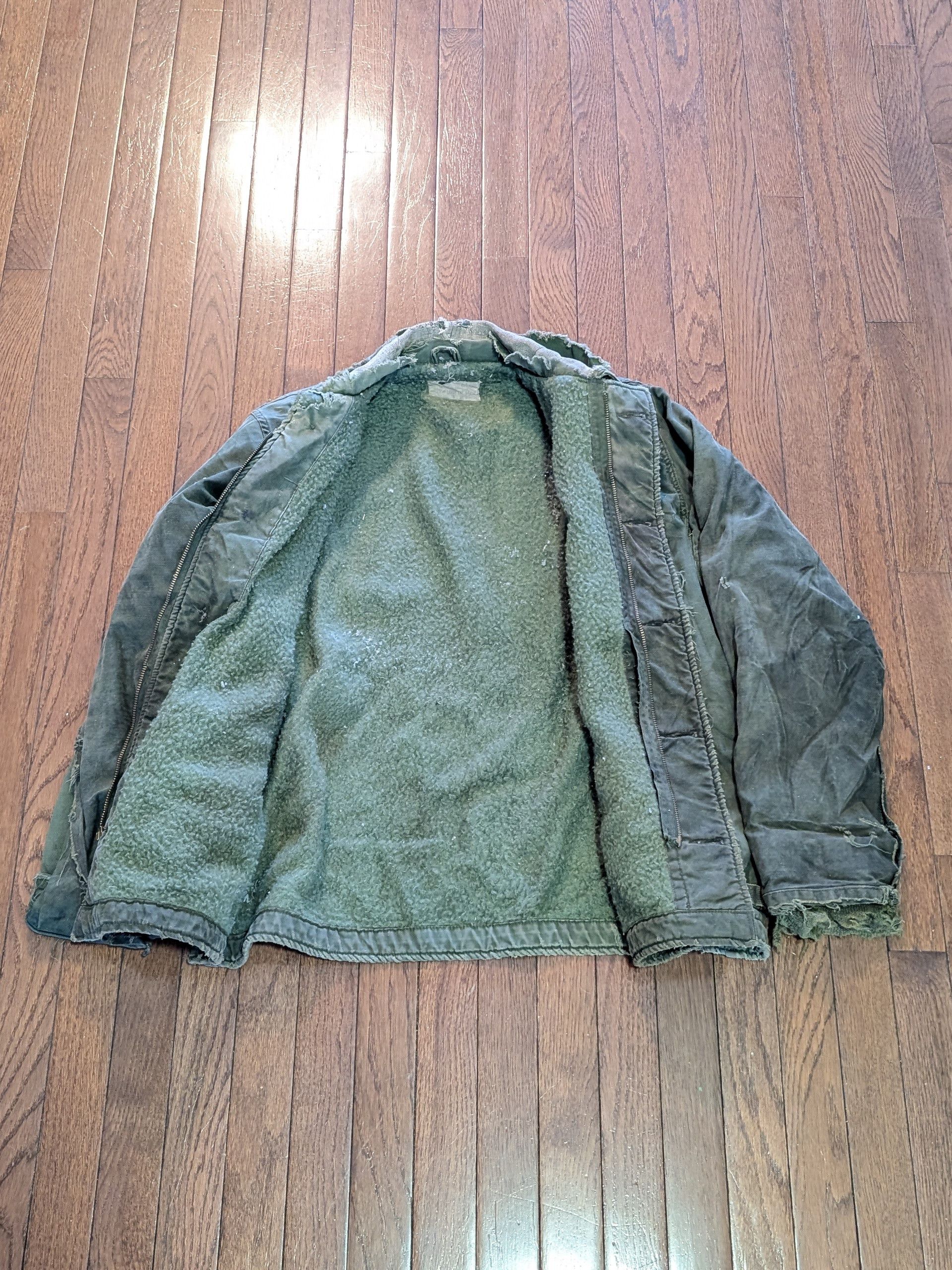 Other 60's US Navy Military A-2 Extremely Distressed Jacket Sz L Size US L / EU 52-54 / 3 - 2 Thumbnail