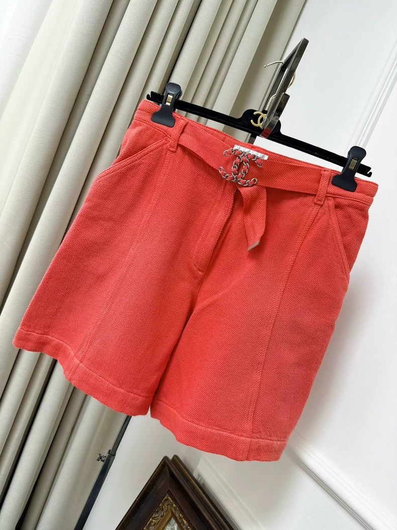 Chanel Chanel 19P old watermelon red denim shorts Size 24" / US 00 / IT 34 - 1 Thumbnail