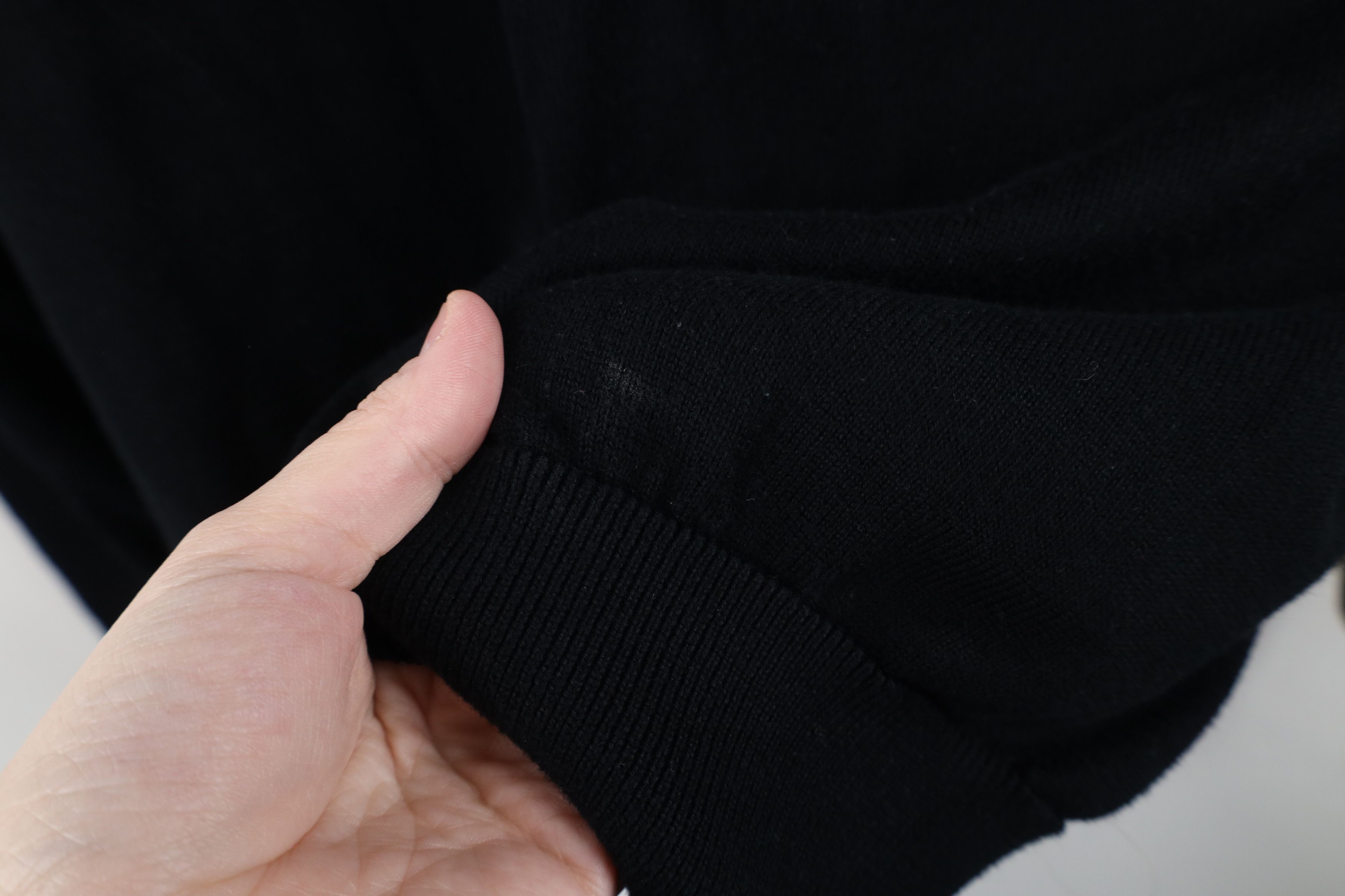 Lacoste × Vintage Vintage Lacoste Faded Croc Logo Knit V-Neck Sweater Black Size US M / EU 48-50 / 2 - 7 Thumbnail