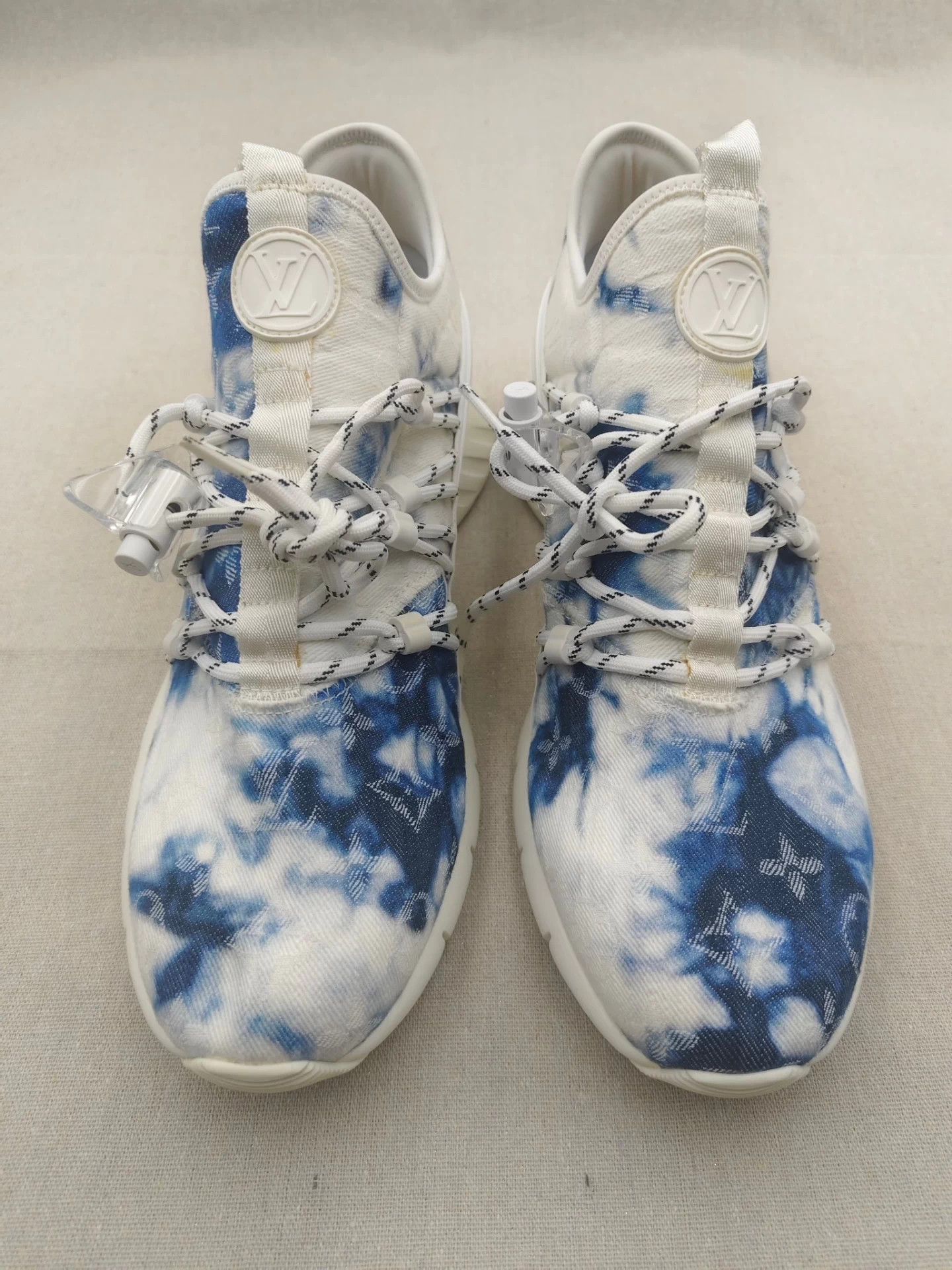 Louis Vuitton Louis Vuitton Monogram Tie-Dye Denim Trainer Size US 7.5 / IT 37.5 - 2 Thumbnail