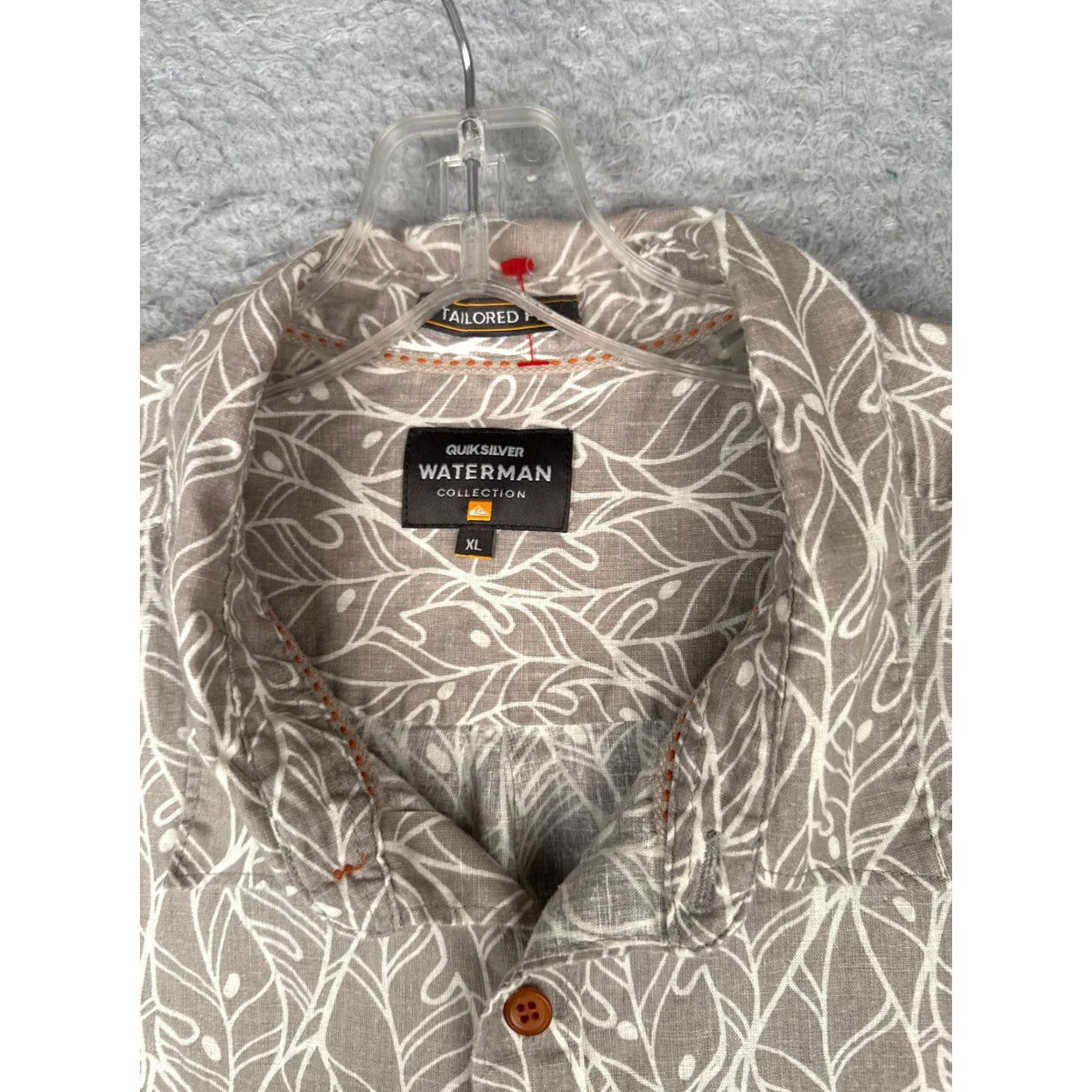 Quiksilver Quiksilver Waterman Shirt Adult XL Gray Floral Cotton Blend Hawaiian Shirt, Button-Up, Short Sleeve, Chest 40 in, Aloha Beach Vacation, Mens Size US XL / EU 56 / 4 - 7 Thumbnail