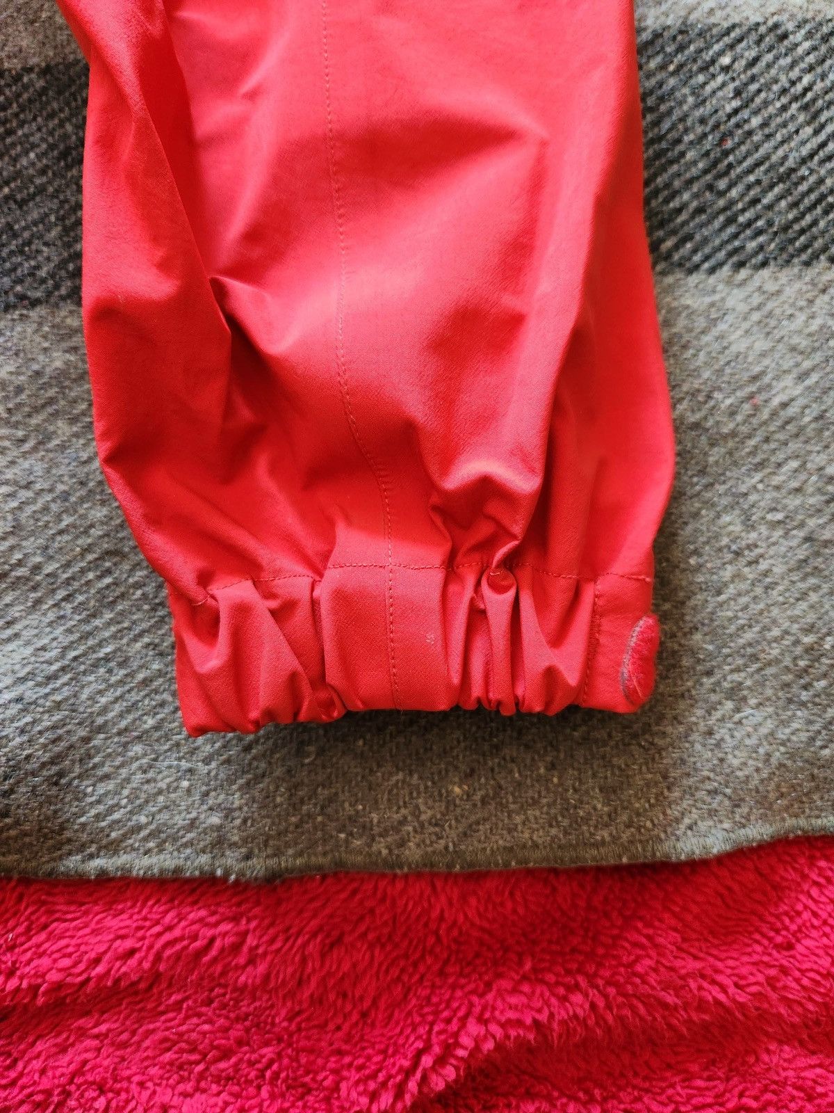 Arc'teryx Arc’teryx Alpha SV 1st Edition Gold Label 1999 Red Deadstock Size US XL / EU 56 / 4 - 12 Thumbnail