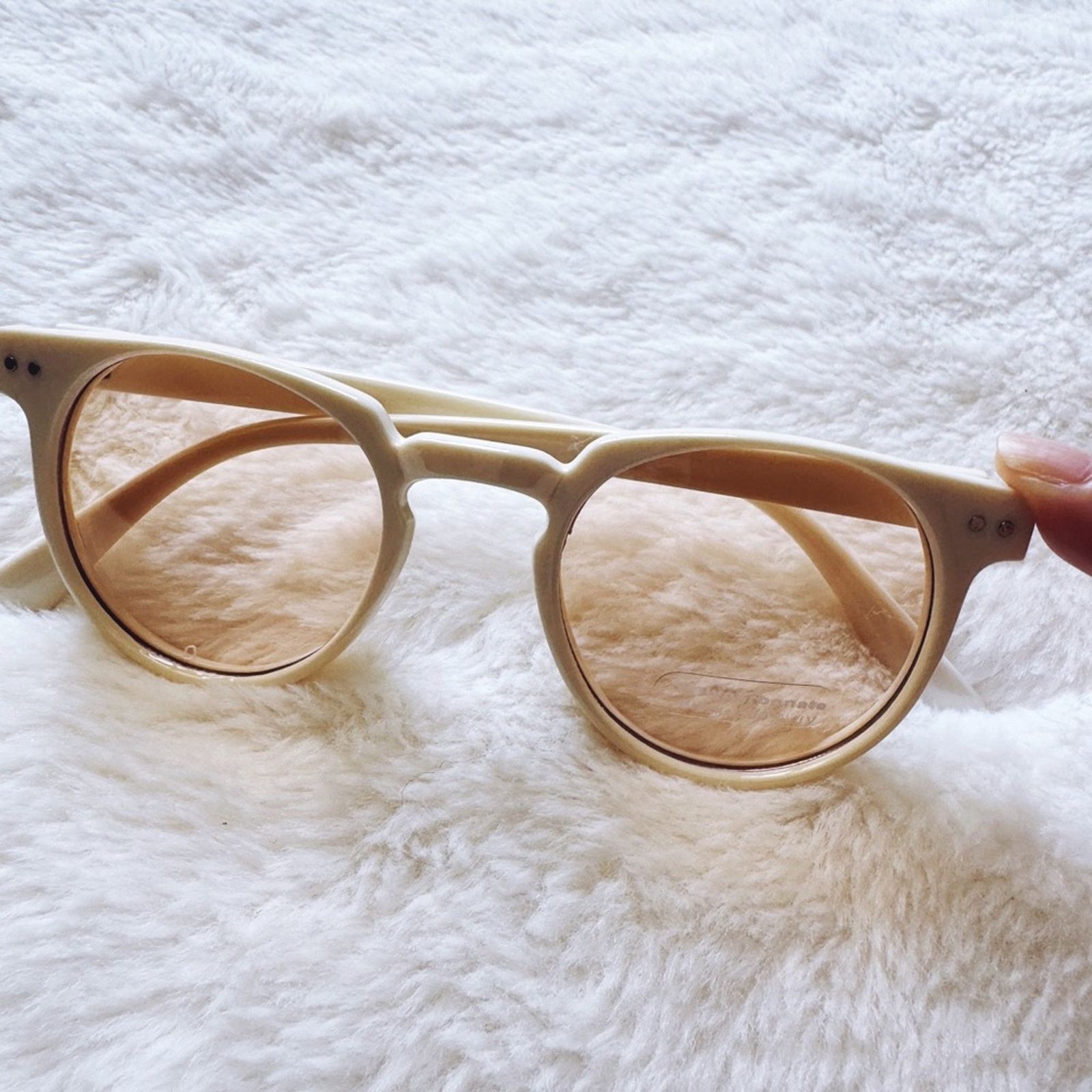 Other Paige White Round Sunglasses Size ONE SIZE - 3 Thumbnail