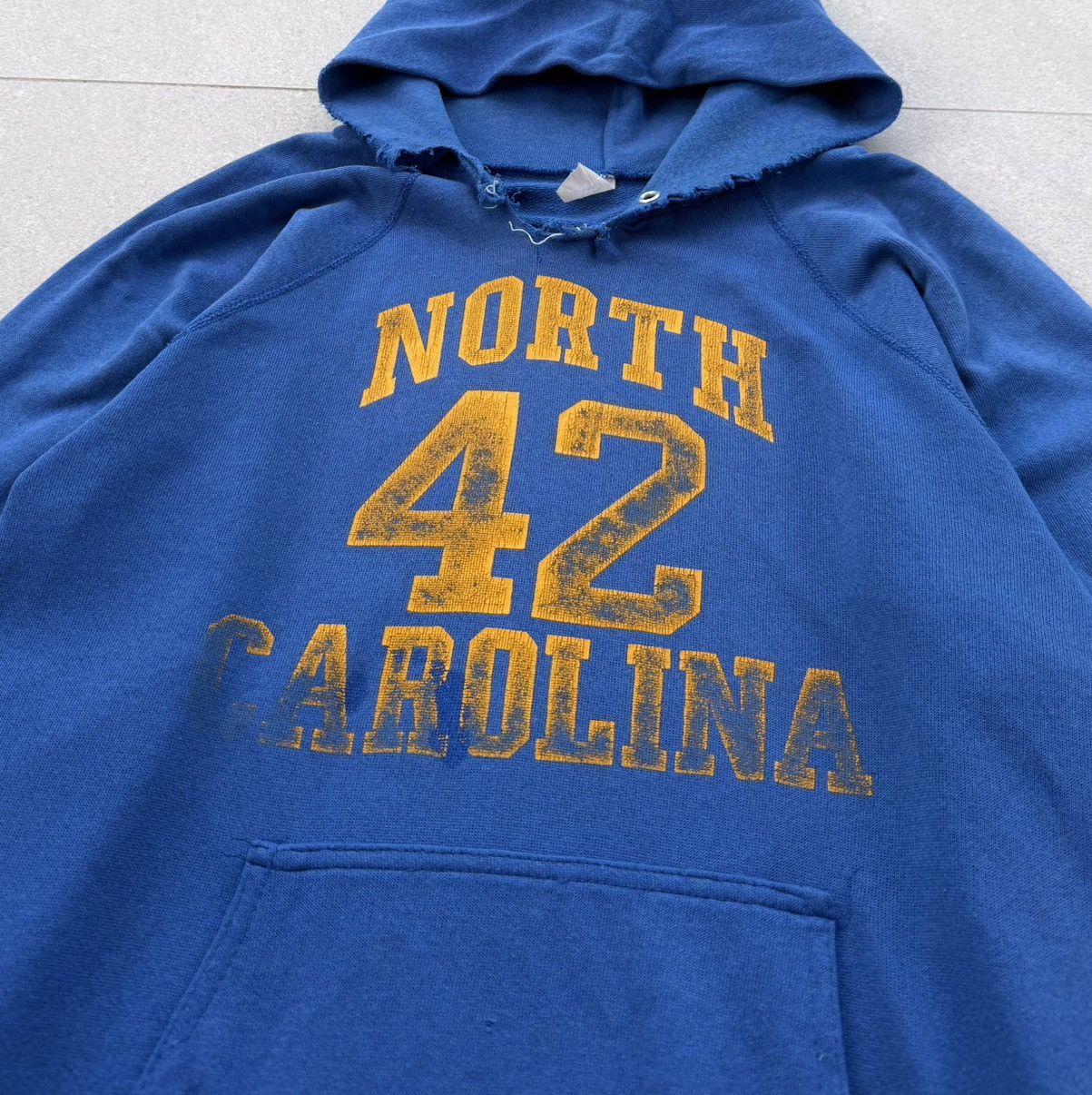Vintage Vintage 70s distressed "NORTH 42 CAROLINA" Sweatshirt Hoodie Size US L / EU 52-54 / 3 - 2 Thumbnail
