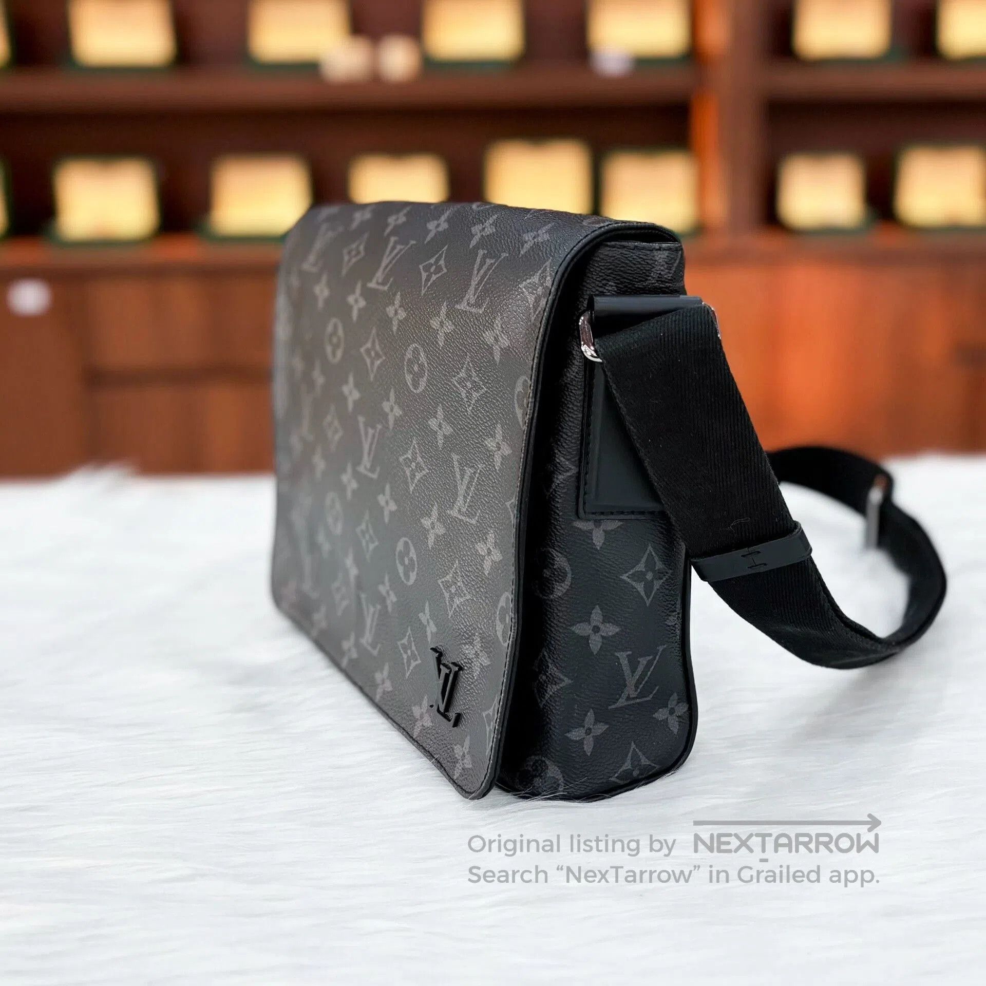 Louis Vuitton LV Black Monogram Crossbody Bag. Size ONE SIZE - 6 Thumbnail